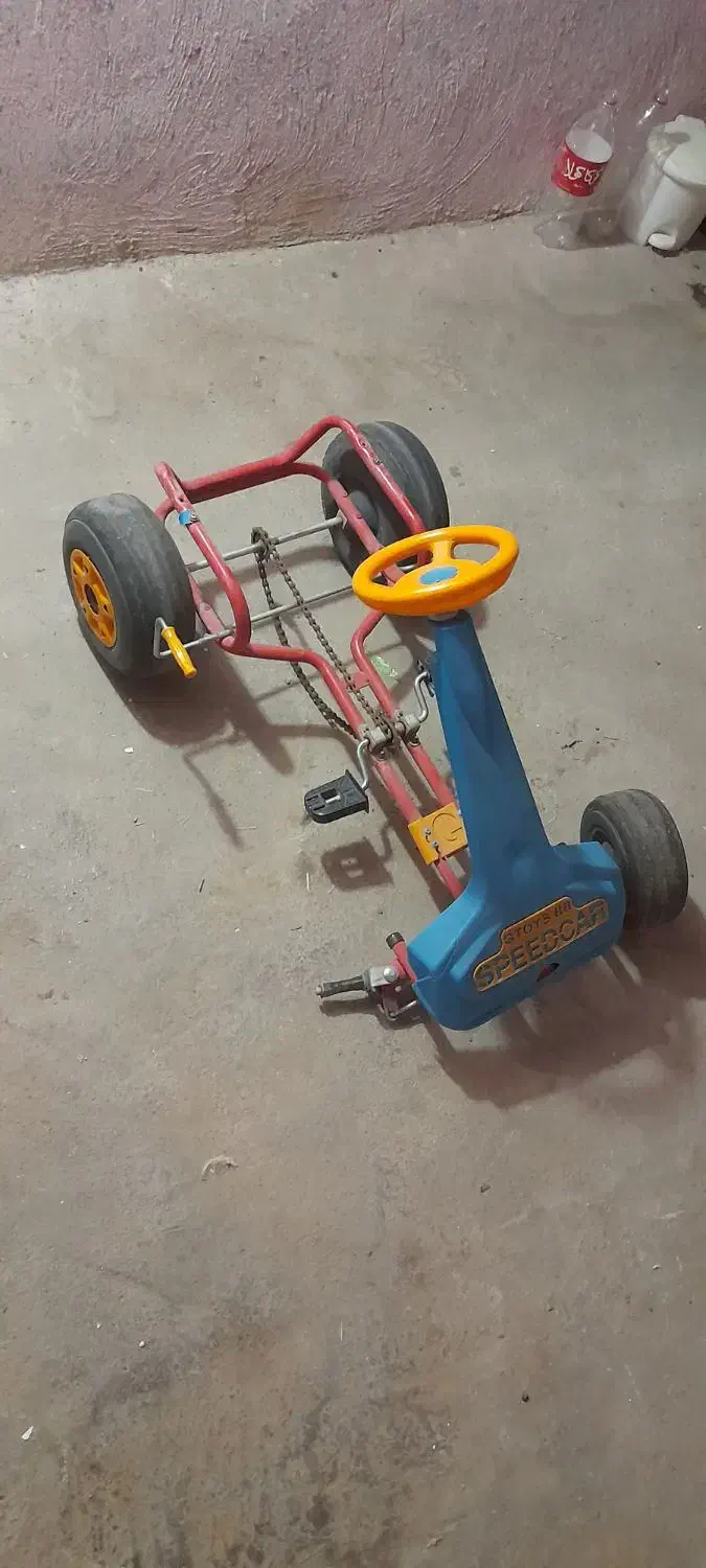 سه چرخه و چهار چرخ|دوچرخه، اسکیت، اسکوتر|ایوان, |دیوار