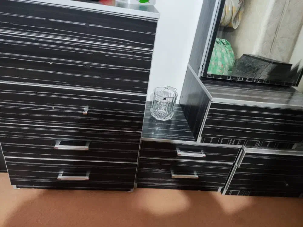 فروش تخت خواب، آینه، دراور و پاتختی تبریز|تخت و سرویس خواب|ایلخچی, |دیوار