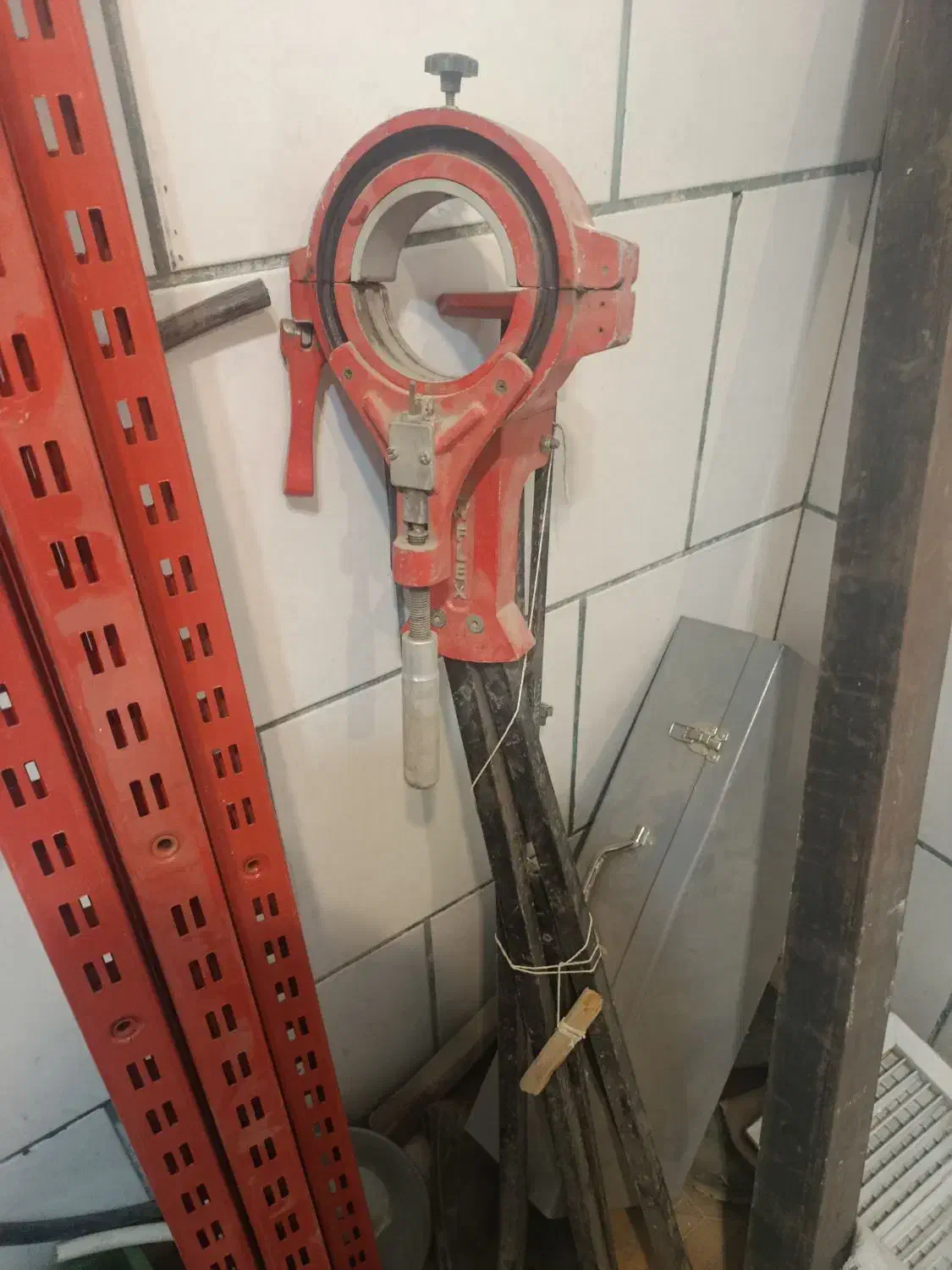 گیره لوله بر پوشفیت|ابزارآلات|همدان, |دیوار