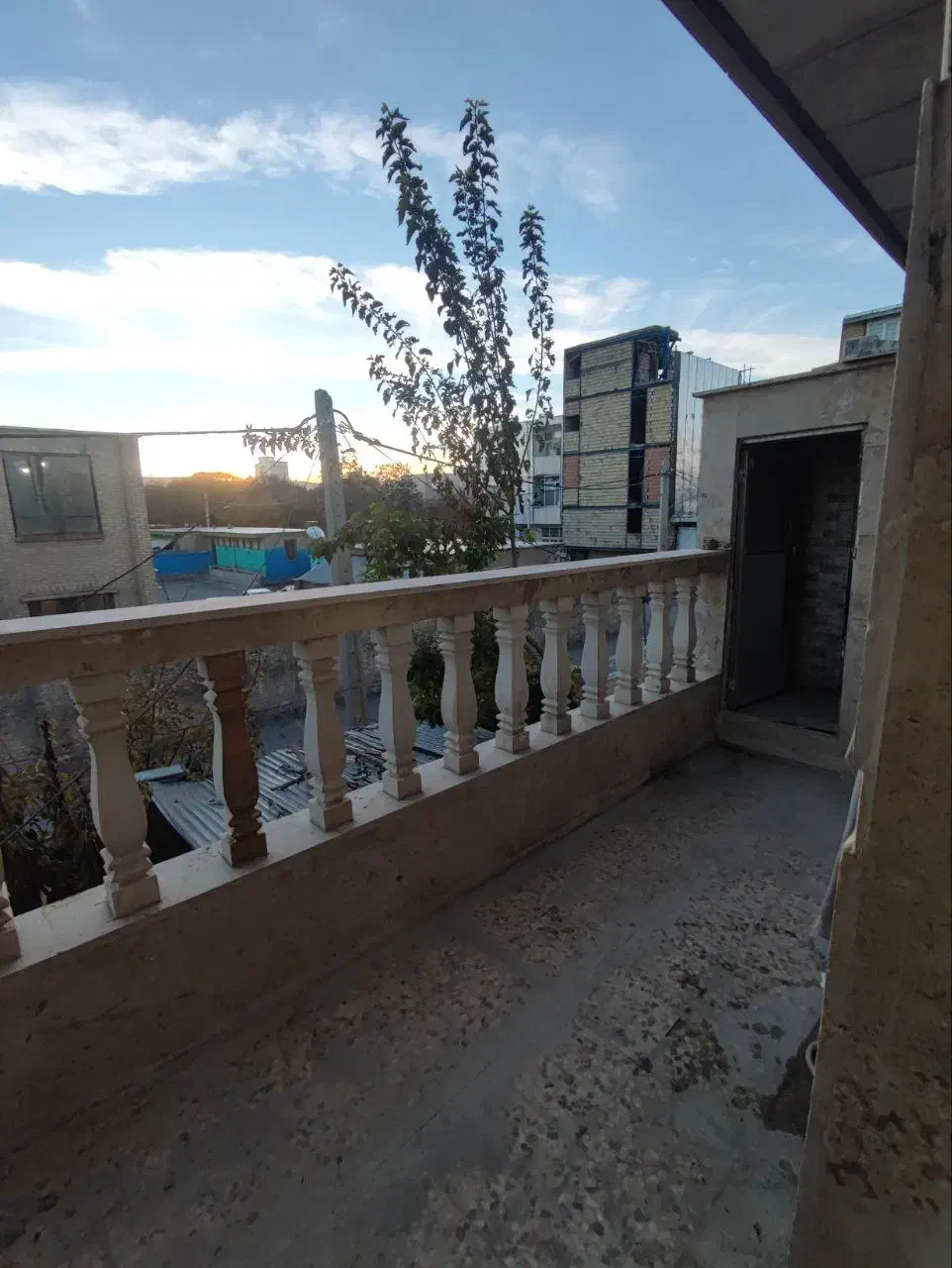 فروش فوری ویلایی دو طبقه هفتصددستگاه|فروش خانه و ویلا|اسلامآباد غرب, |دیوار