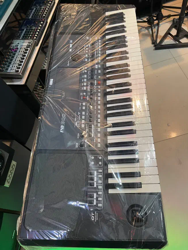 P600درحد نو باکارتن.|پیانو، کیبورد، آکاردئون|مشهد, امام خمینی|دیوار