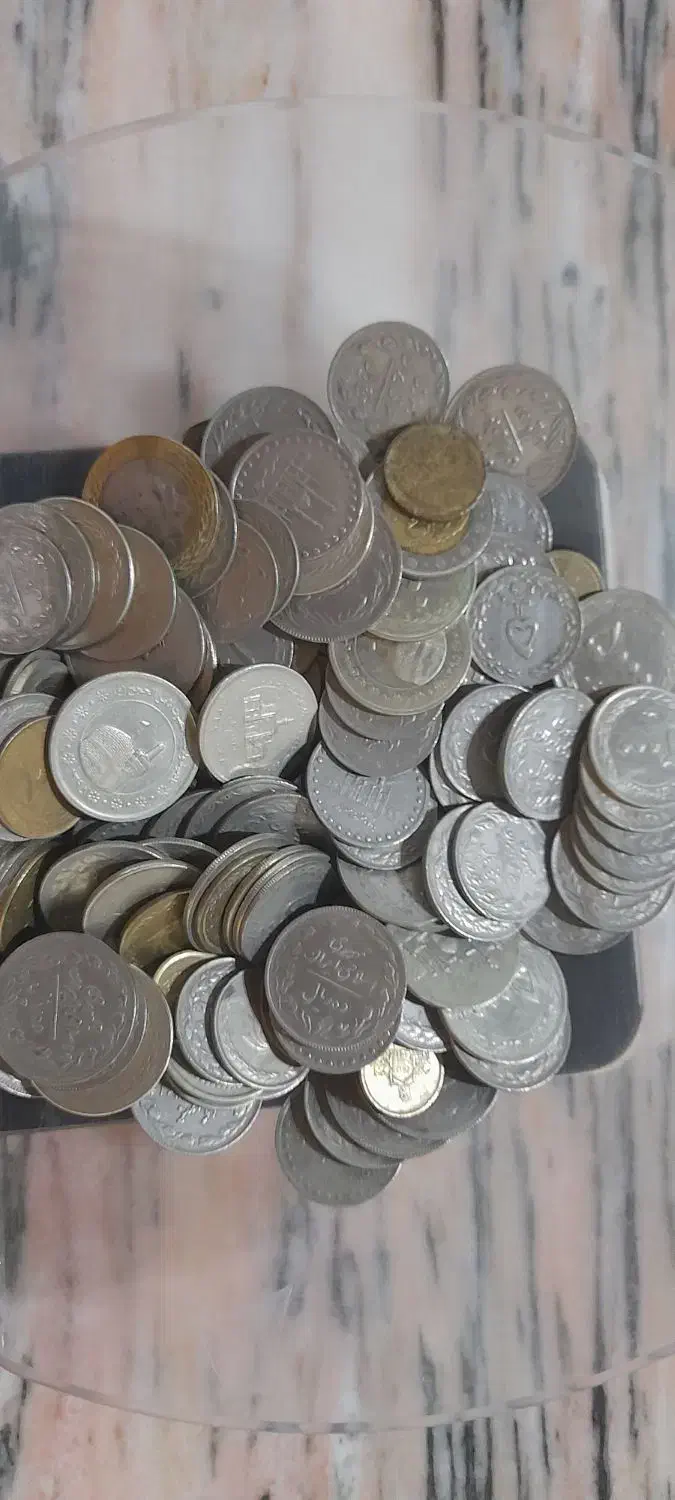 سکه جمهوری یک کیلو|کلکسیون سکه، تمبر، اسکناس|رشت, پیرسرا|دیوار