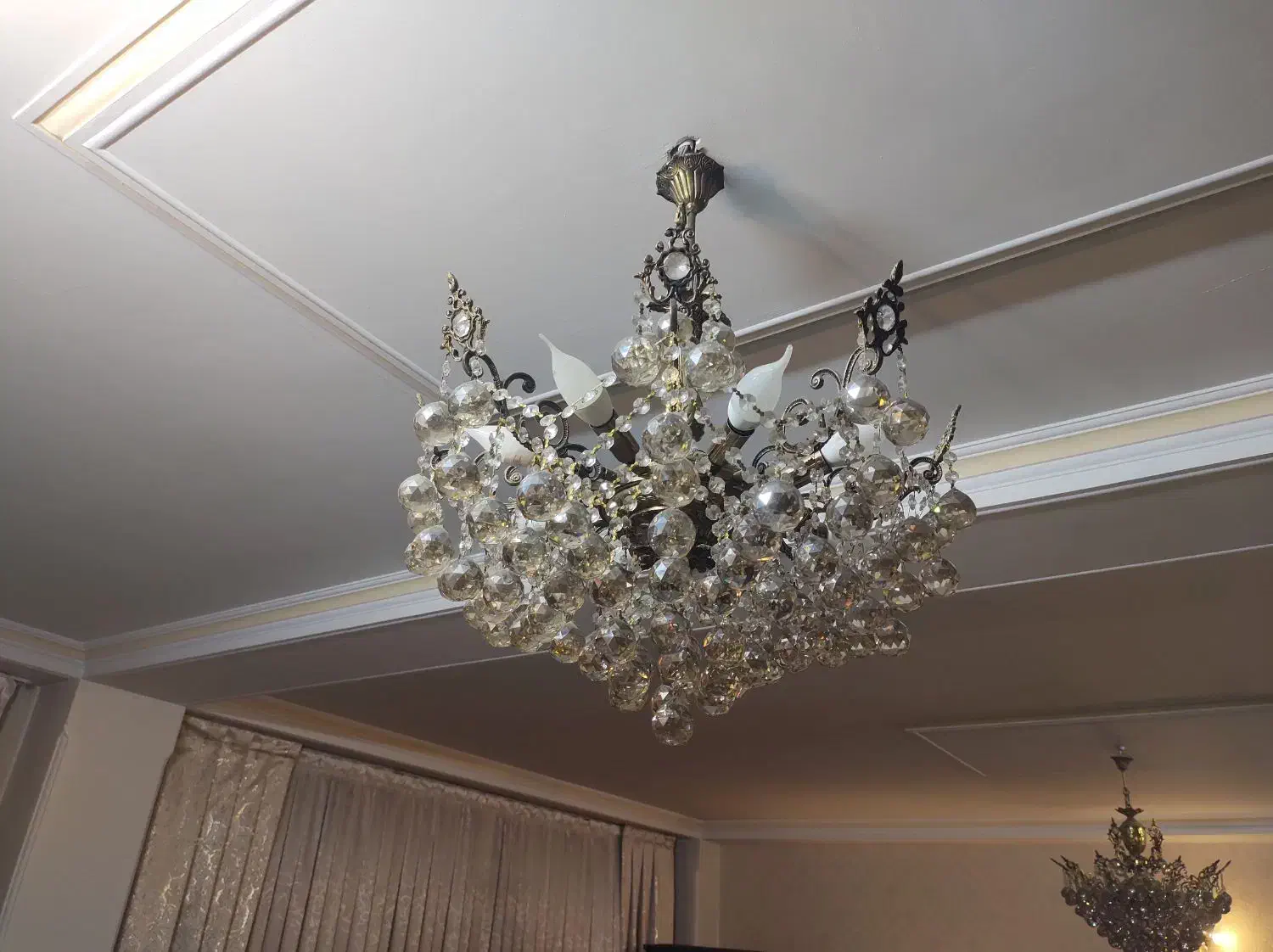 لوستر برنجی|لوستر و چراغ آویز|مشکین‌دشت, |دیوار