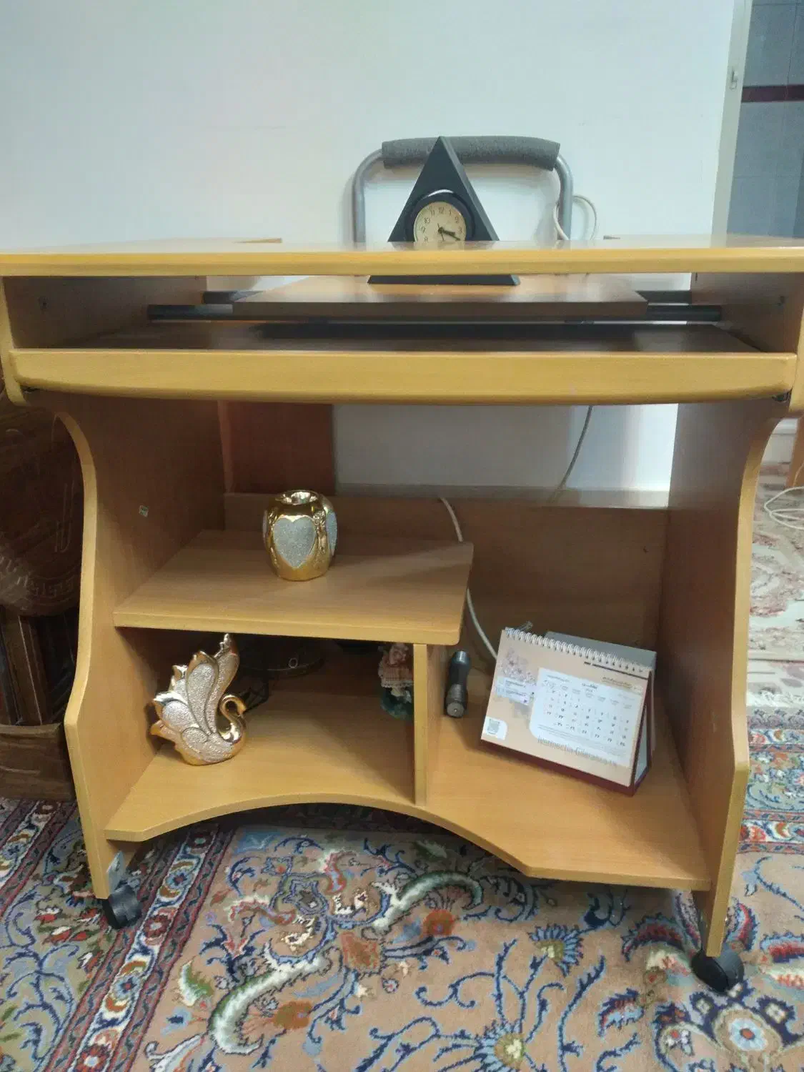 میز کامپیوتر|میز تحریر و کامپیوتر|لاهیجان, جمهوری|دیوار