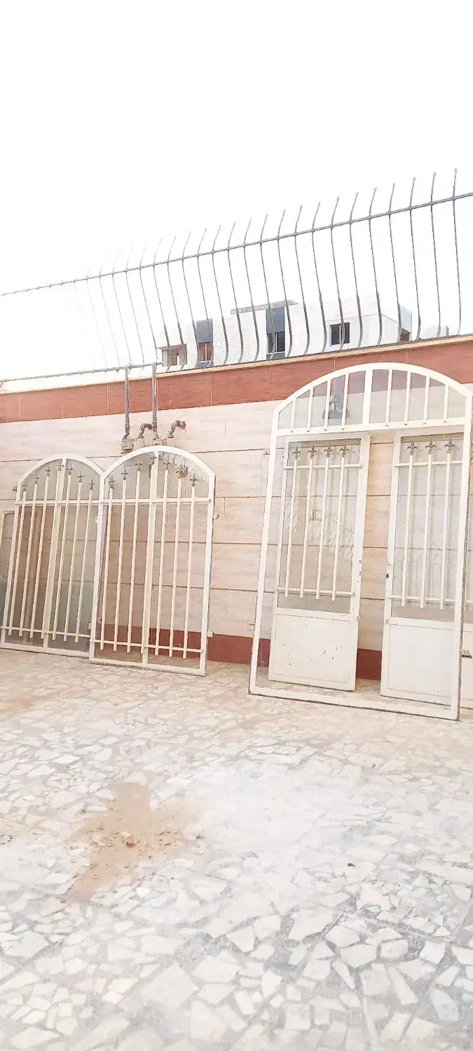 در و پنجره آهنی حفاظ دار|مصالح و تجهیزات ساختمان|برخوار, |دیوار