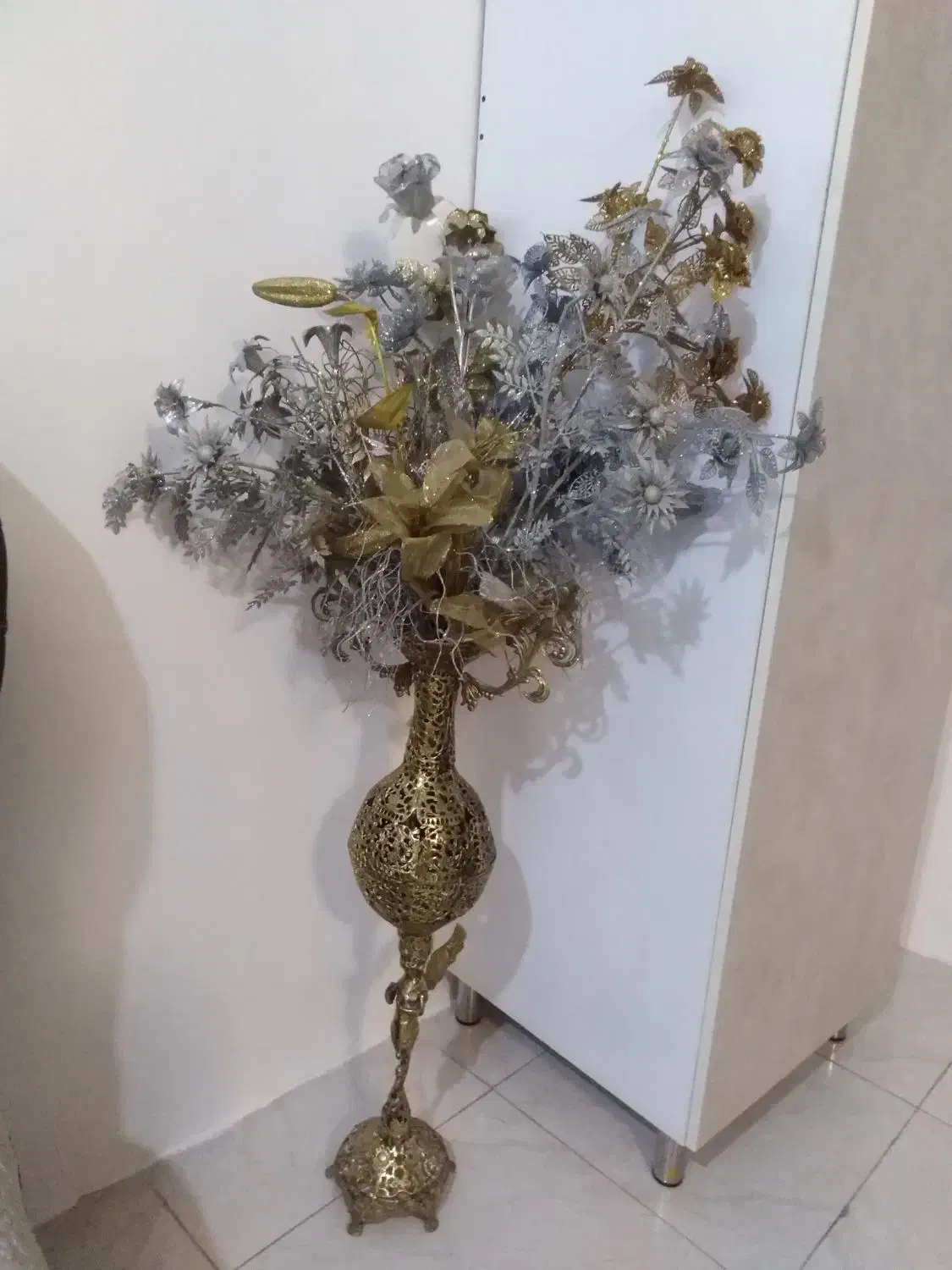 گلدان بزرگ برنز|گل مصنوعی|خوی, |دیوار