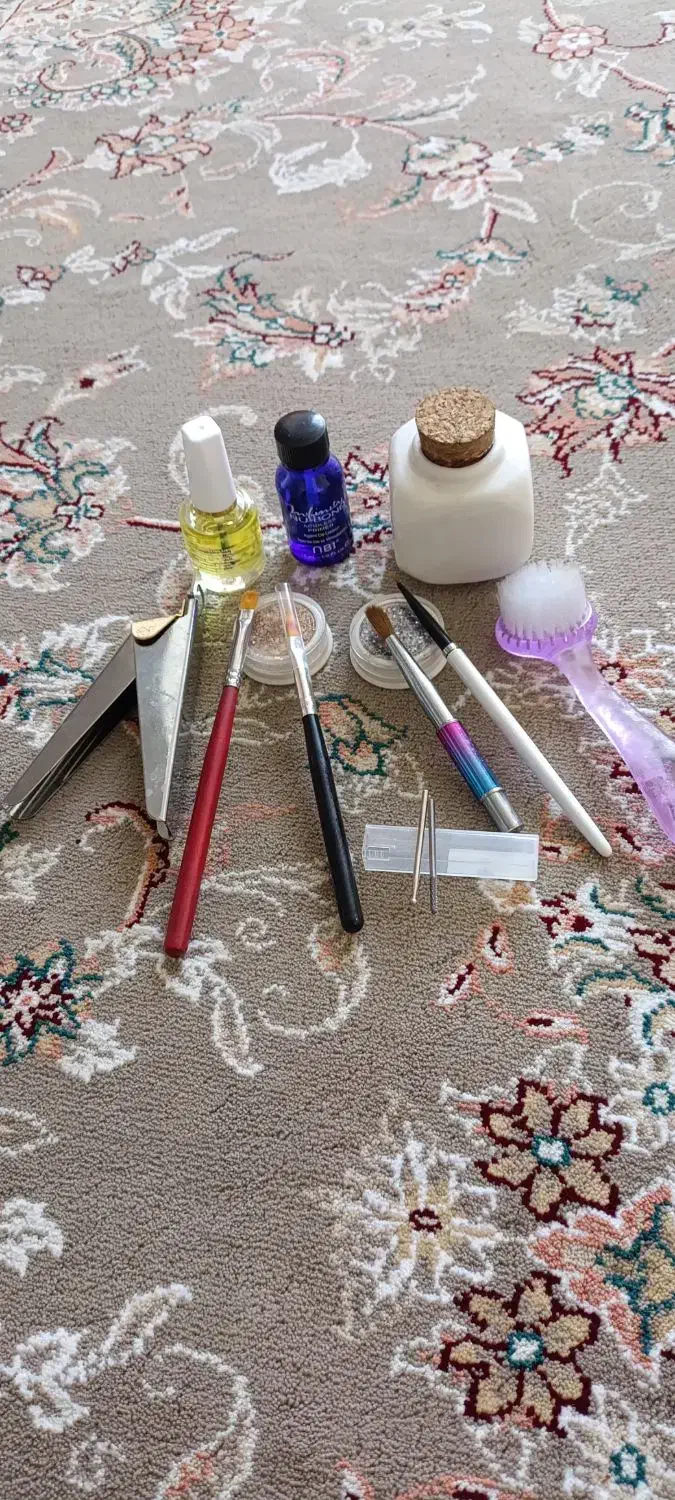 وسایل ناخن کاری در حد چند روز استفاده شده|آرایشی، بهداشتی، درمانی|شاهین دژ, |دیوار