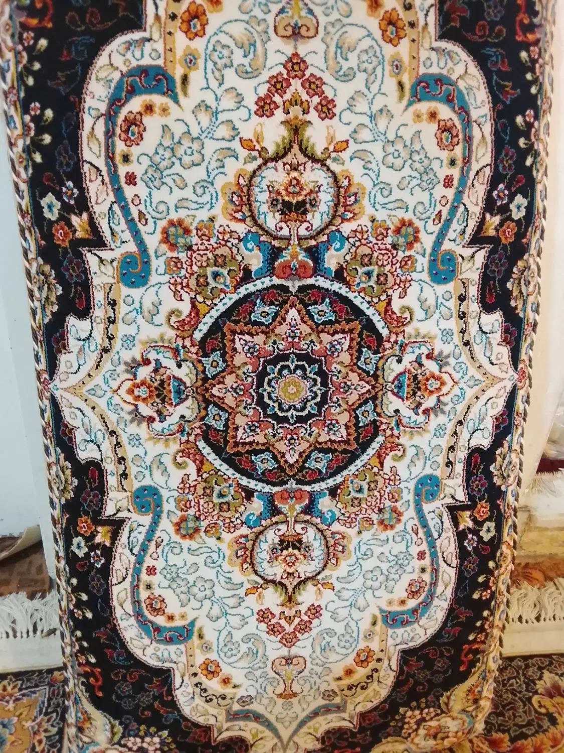 یک جفت بشتی نو|پشتی|قم, باجک یک|دیوار