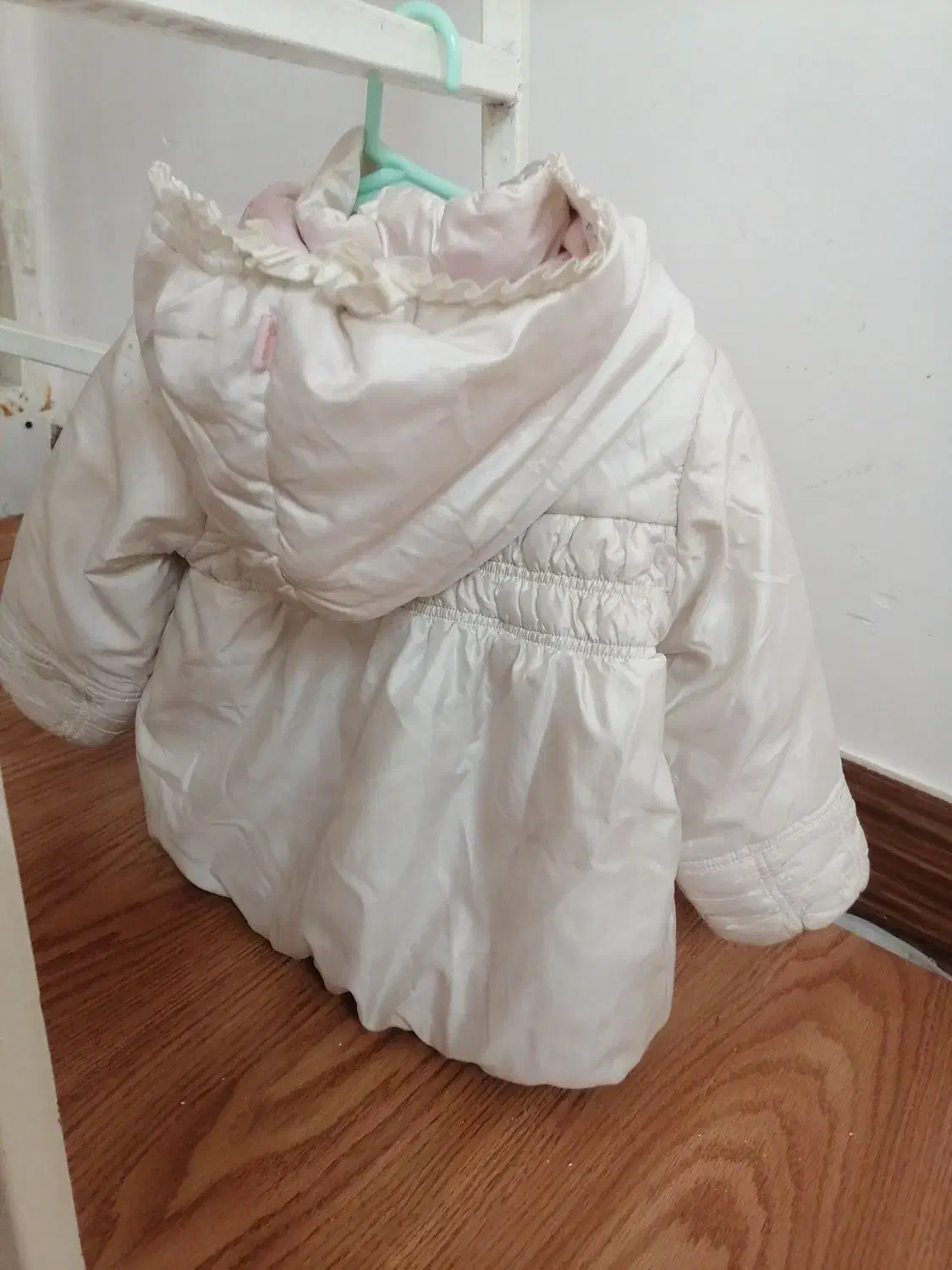 دوعدد کاپشن دخترانه|کفش و لباس بچه|شیراز, سلطان آباد|دیوار