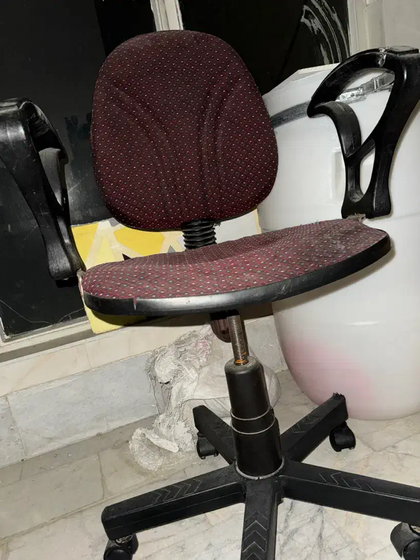 صندلی|مبلمان اداری|تهران, نیروی هوایی (پیروزی)|دیوار