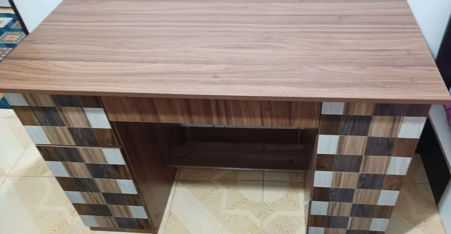 میز ام دی اف کاملا سالم و نو|میز تحریر و کامپیوتر|رشت, حمیدیان|دیوار