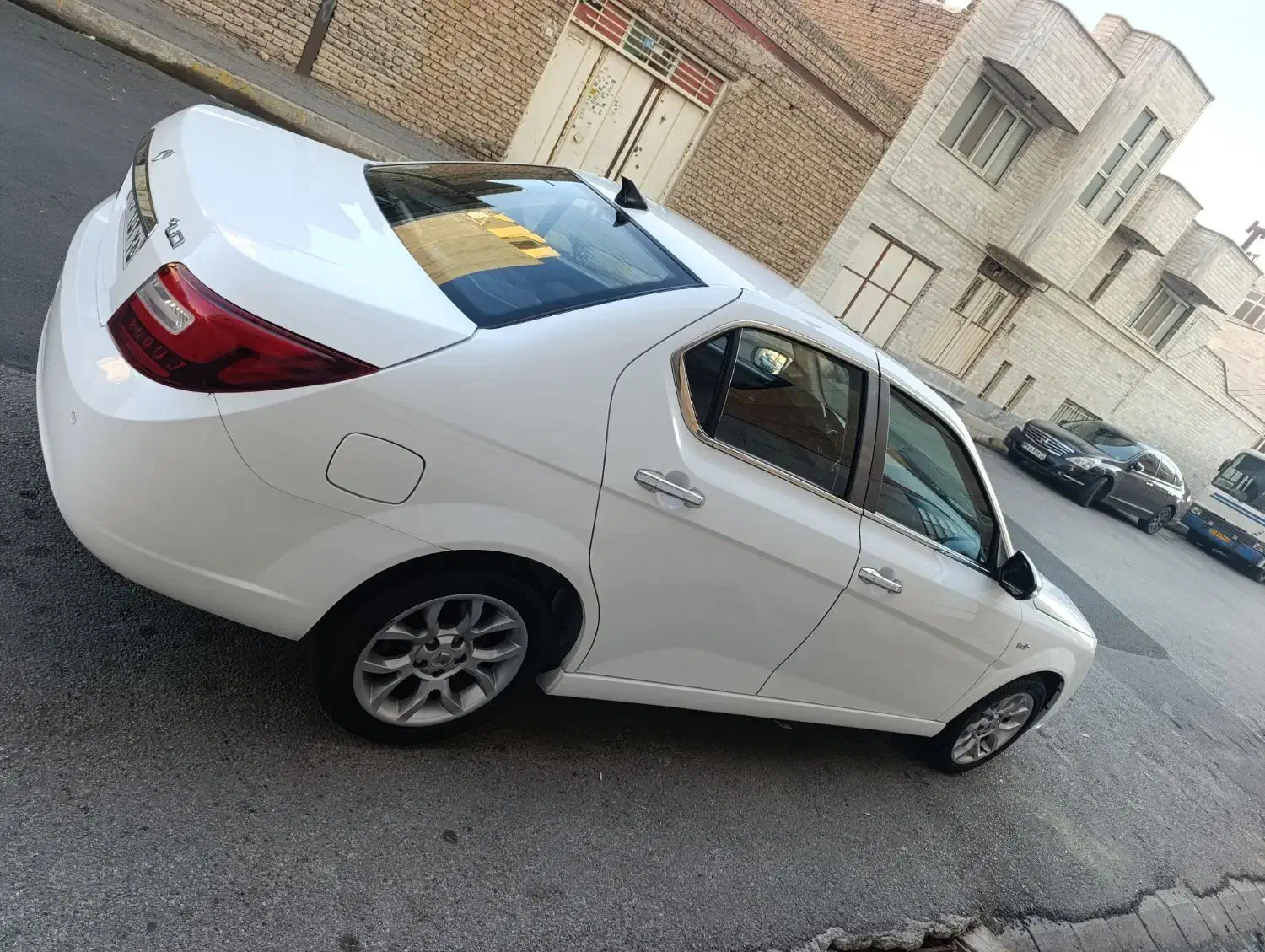 دنا پلاس توربو اوتوماتیک مدل 1400|خودرو سواری و وانت|تبریز, |دیوار