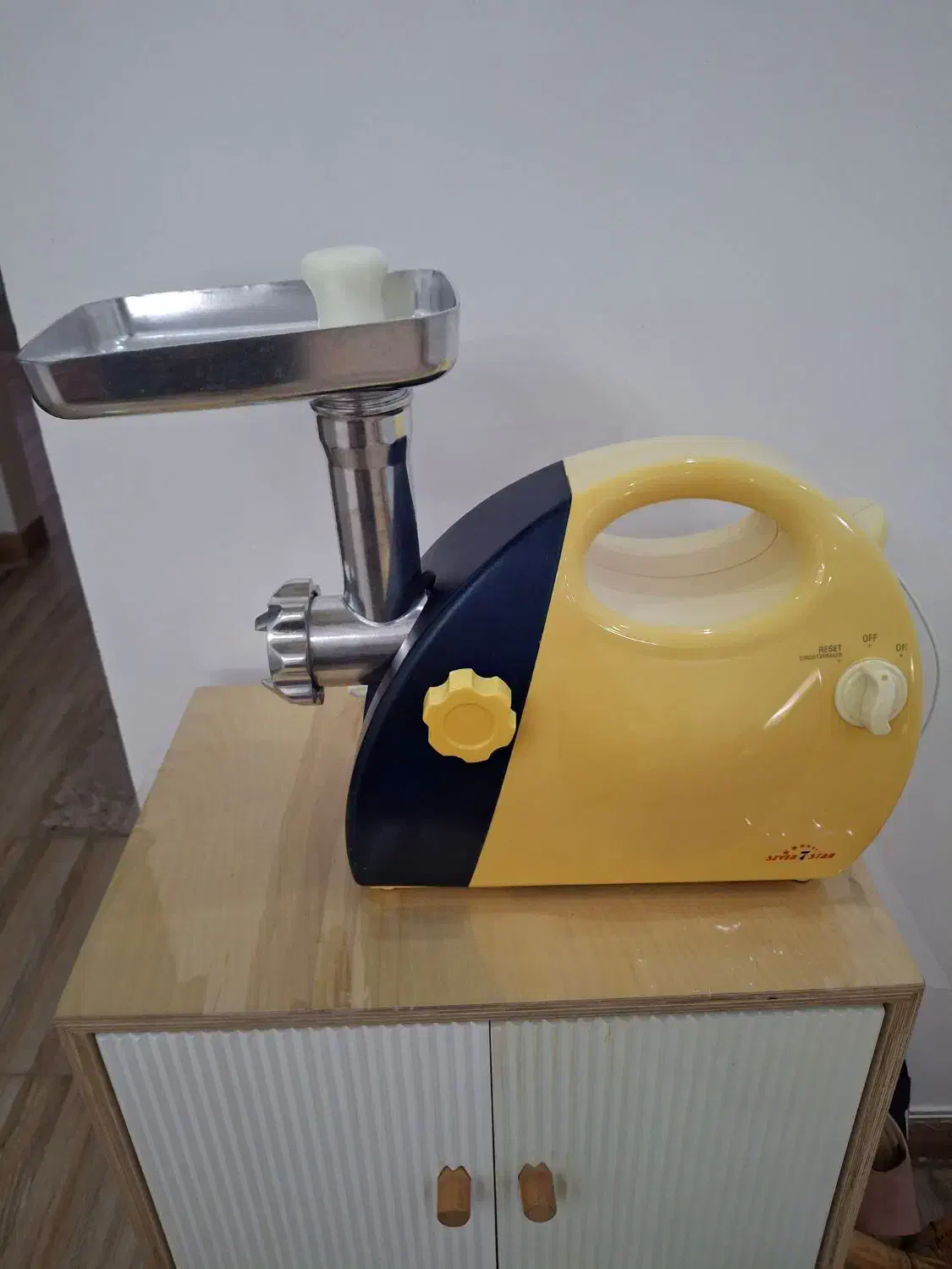 چرخ گوشت درحد نو سون استار|سایر لوازم برقی|رشت, بوسار|دیوار