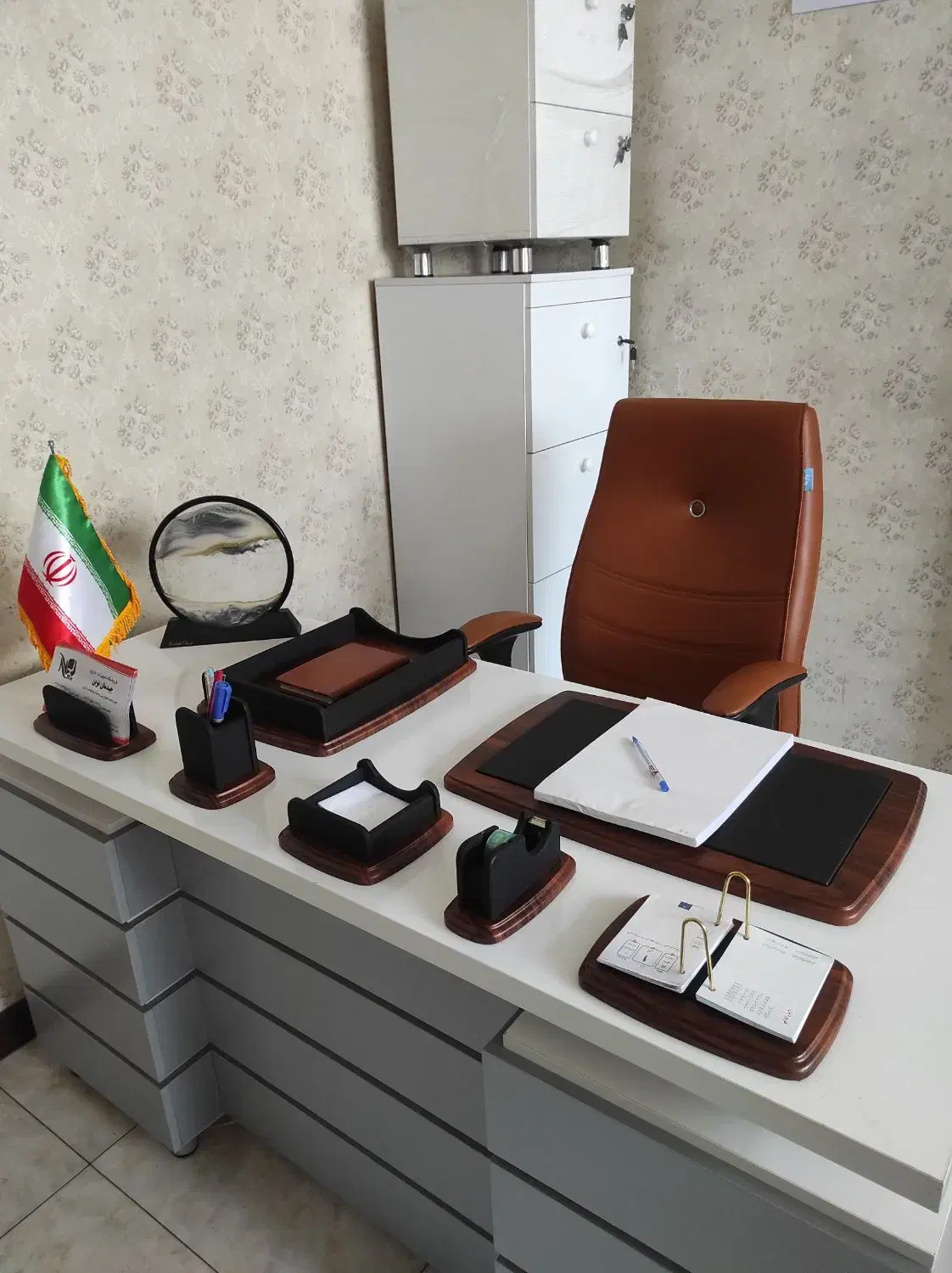 پک های ست اقلام رومیزی اداری سطل زباله زیرپایی|دفتر کار|تهران, استاد معین|دیوار