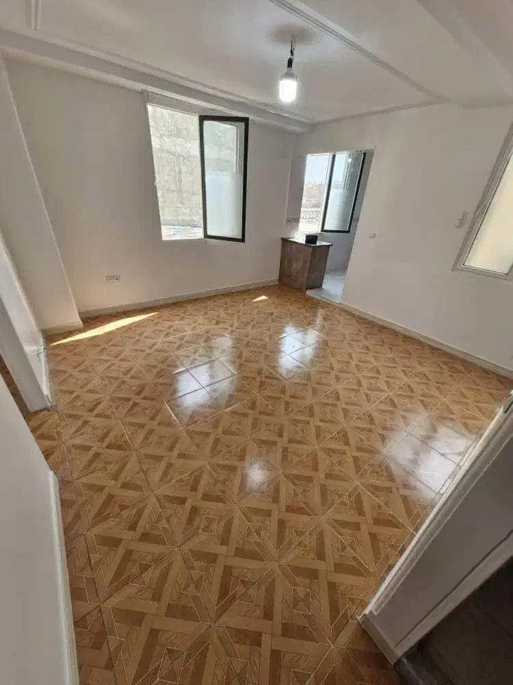 ۵۵ متری  با آسانسور *تخلیه*