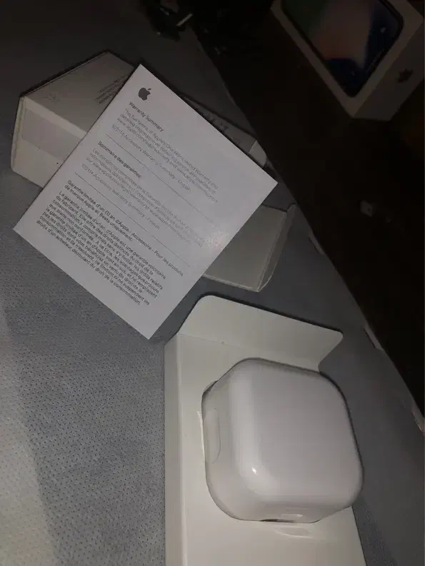 اداپتور ایفون 20وات اصلی اورجینال به شرط نو نو نو|لوازم جانبی موبایل و تبلت|شیراز, میانرود|دیوار