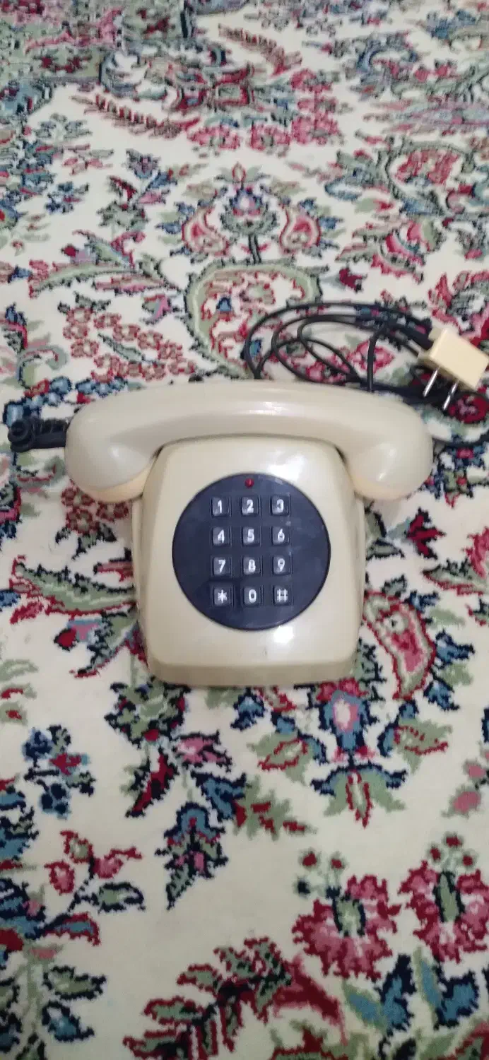 تلفن قدیمی|کلکسیون اشیاء عتیقه|کبودرآهنگ, |دیوار