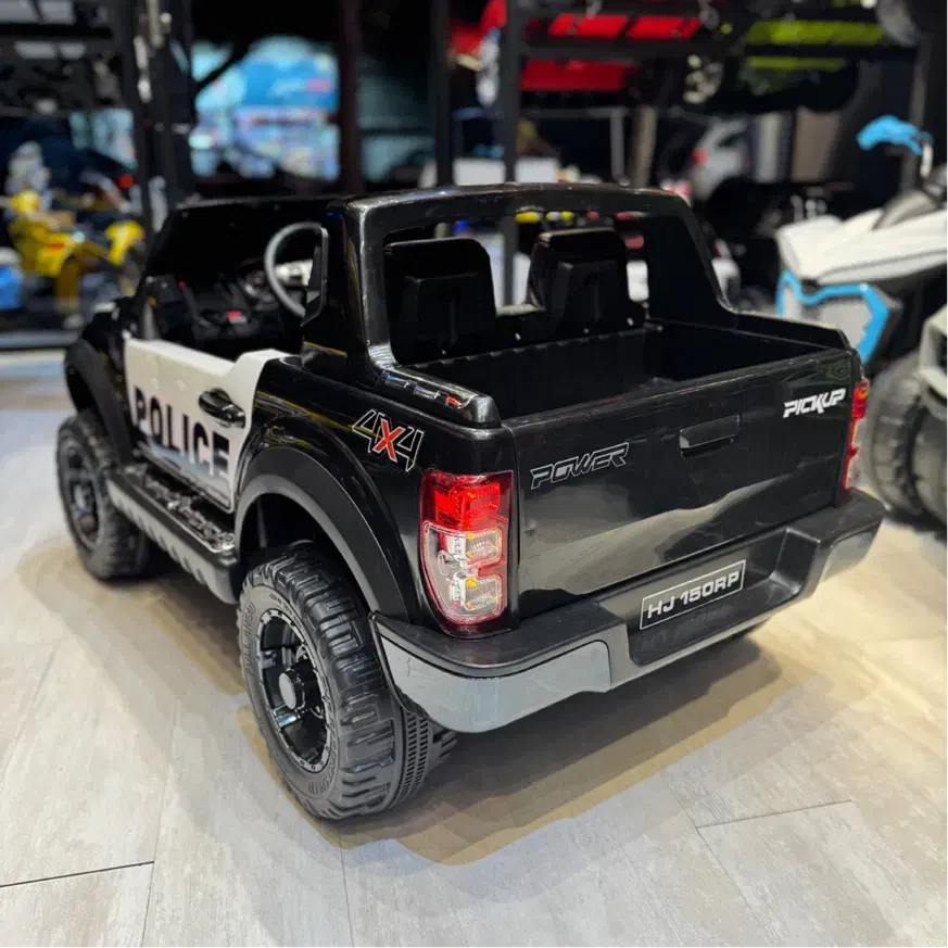 ماشین شارژی فورد پلیس کمک فنر فلزی ( موتورشارژی )|اسباببازی بچه|مشهد, آبکوه|دیوار
