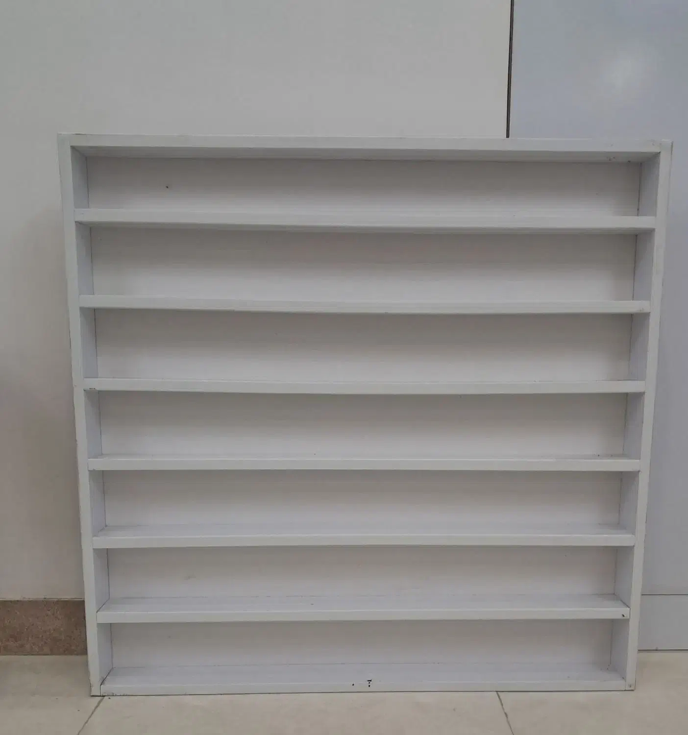 استند لاک|آرایشگاه و سالنهای زیبایی|رشت, نخودچر|دیوار