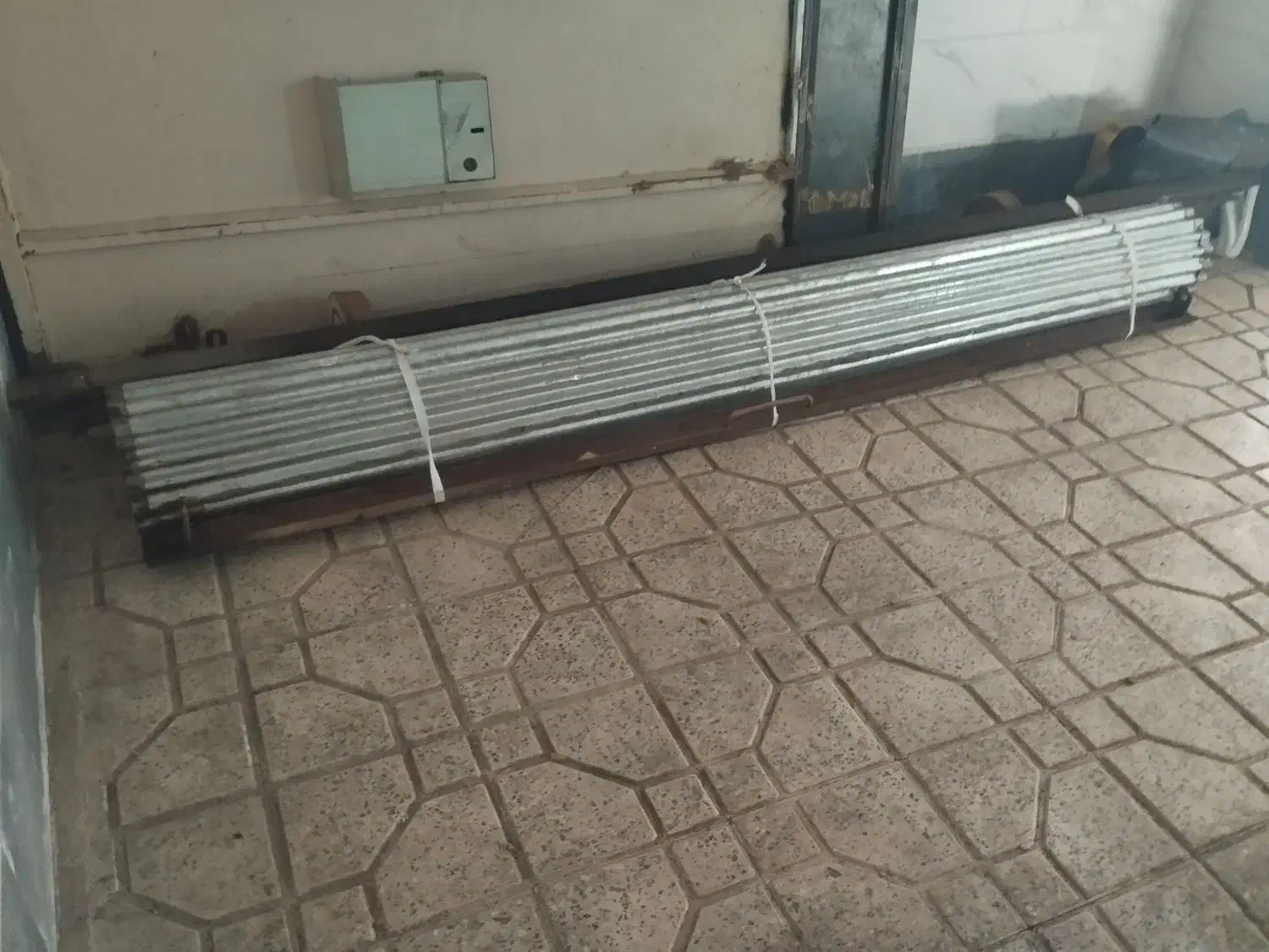 کرکره قدیمی|مصالح و تجهیزات ساختمان|قزوین, |دیوار