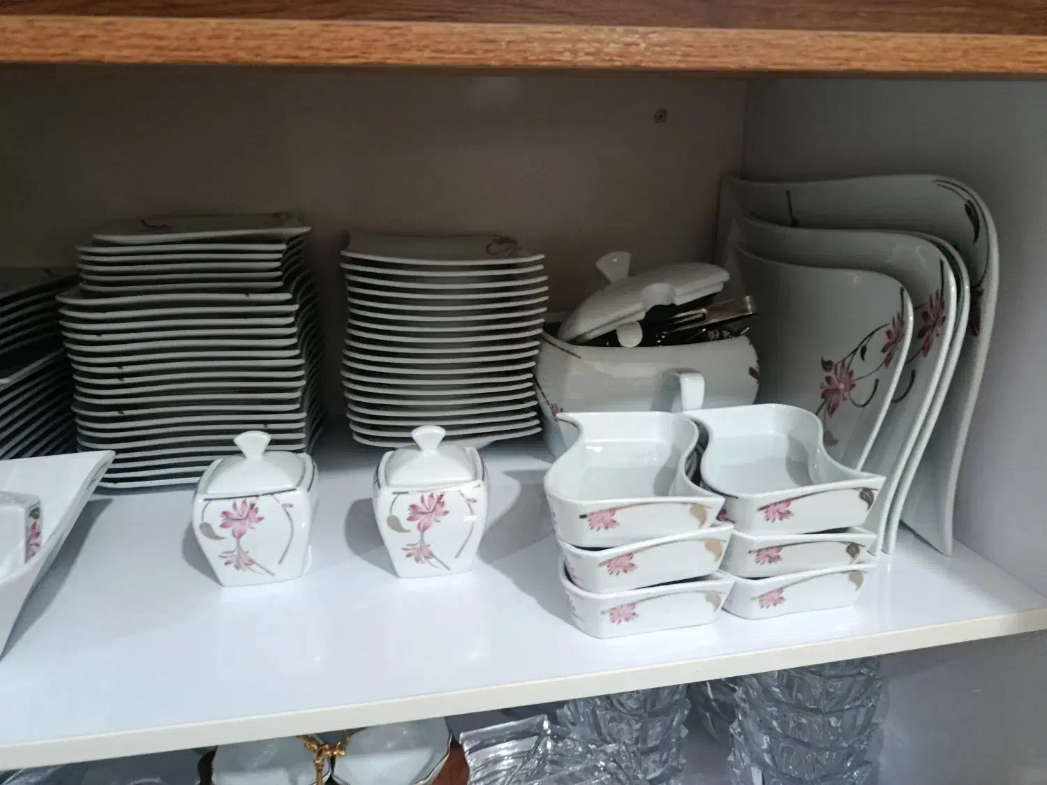 ظرف چینی طوس|ظروف سرو و پذیرایی|ساری, |دیوار