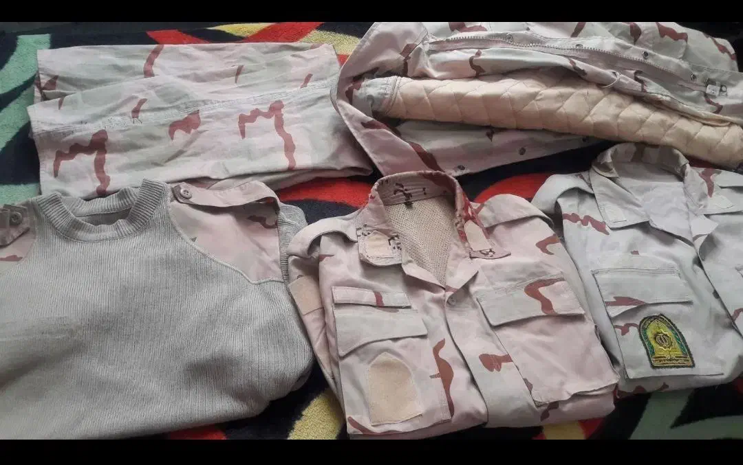 لباس و پوتین مرزبانی کلاه و شلوار و اورکت و بلوز|کیف، کفش، کمربند|اردبیل, |دیوار