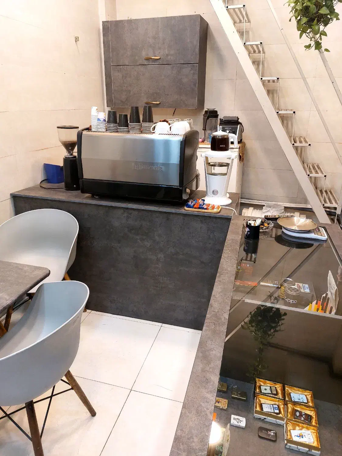 فروش ویترین مغازه|بوفه، ویترین، کنسول|رشت, لاکانی|دیوار