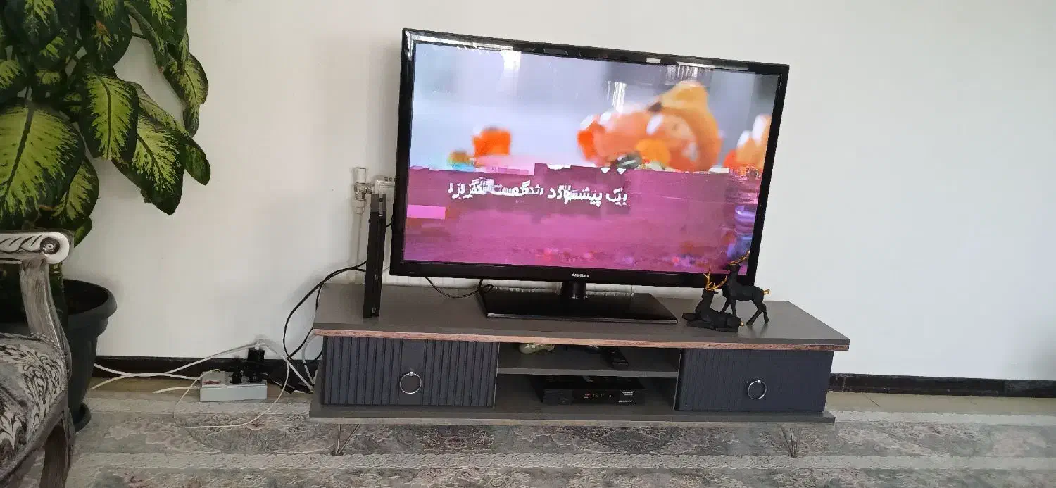 میز تلویزیون پایه فلزی|میز تلویزیون|پردیس, فاز ۳|دیوار