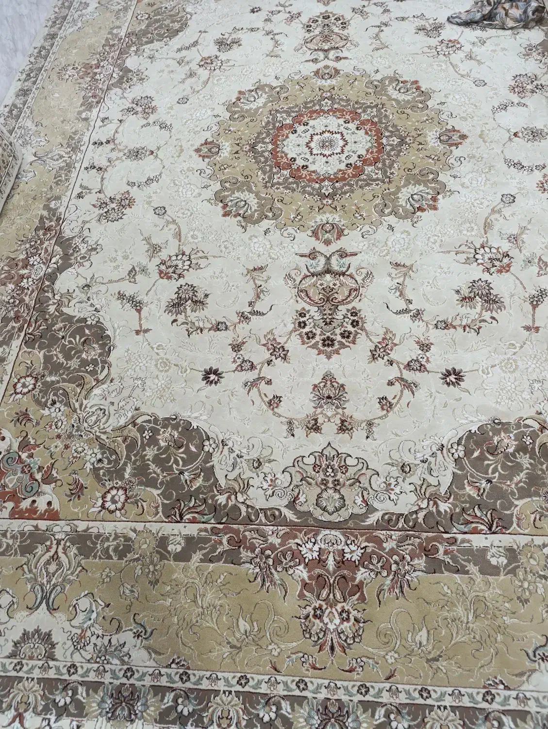 دو تخته فرش ۴×۳نگین مشهد|فرش|سبزوار, باهنر|دیوار