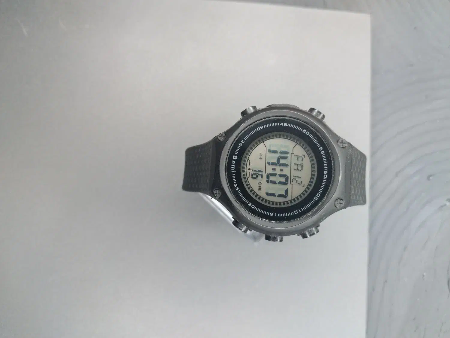 ساعت بنمی|ساعت|بندر گناوه, |دیوار