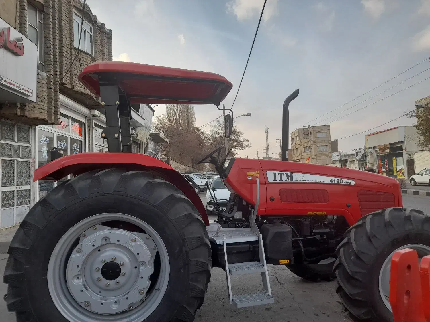 تراکتور ۴۱۲۰ مدل ۱۴۰۳ خشک|خودرو سنگین|بیجار, |دیوار