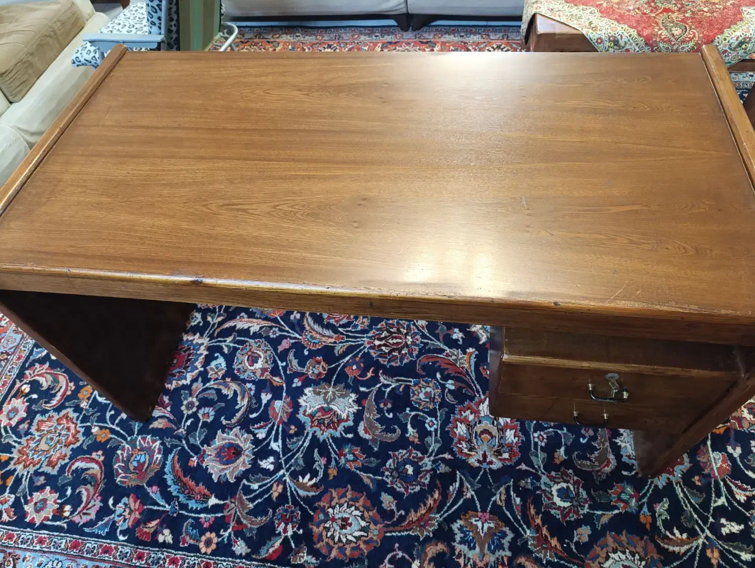 میز تحریر|میز تحریر و کامپیوتر|میانه, |دیوار