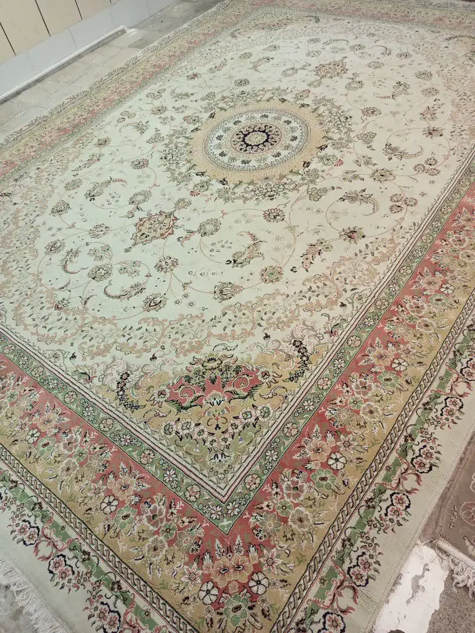 دو عدد فرش ۱۲ متری|فرش|قم, وادی السلام|دیوار