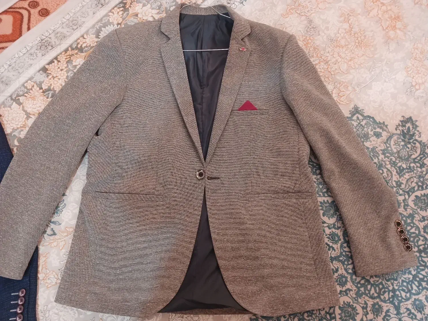 دوتاکت سالم وشیک فقط یکی دوبارپوشیده|لباس|شوط, |دیوار