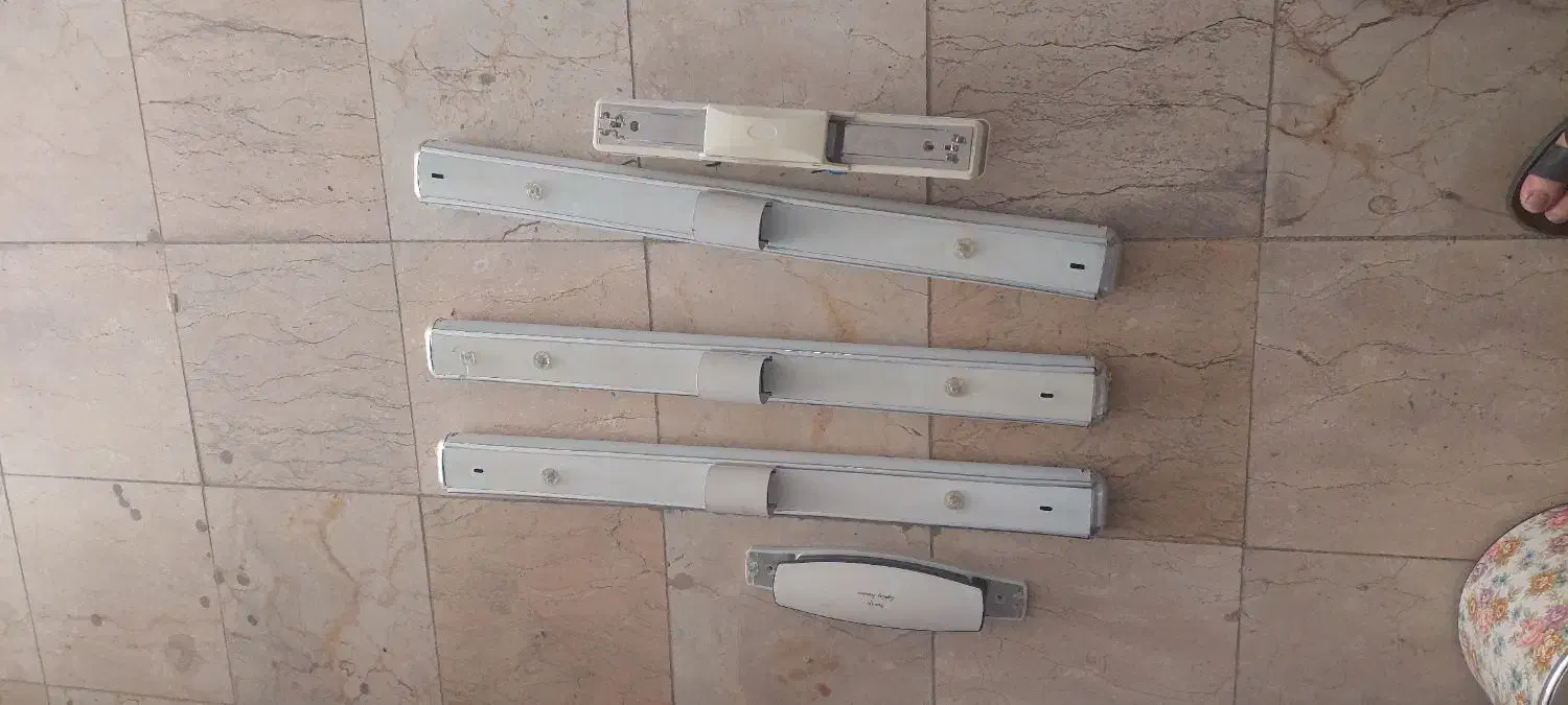 تعدادی قاب مهتابی دیواری|لامپ و چراغ|اصفهان, کوی گلزار|دیوار