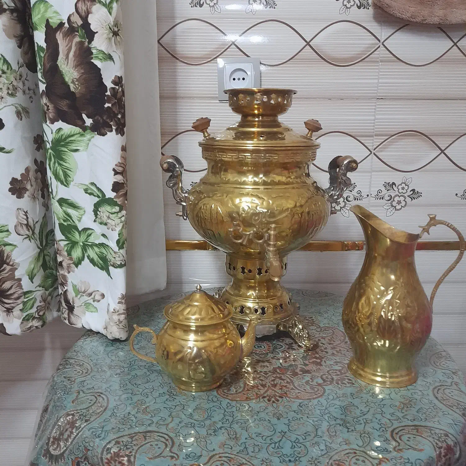 سرویس سماور با میز وترمه|سماور، چایساز، قهوهساز|قزوین, |دیوار