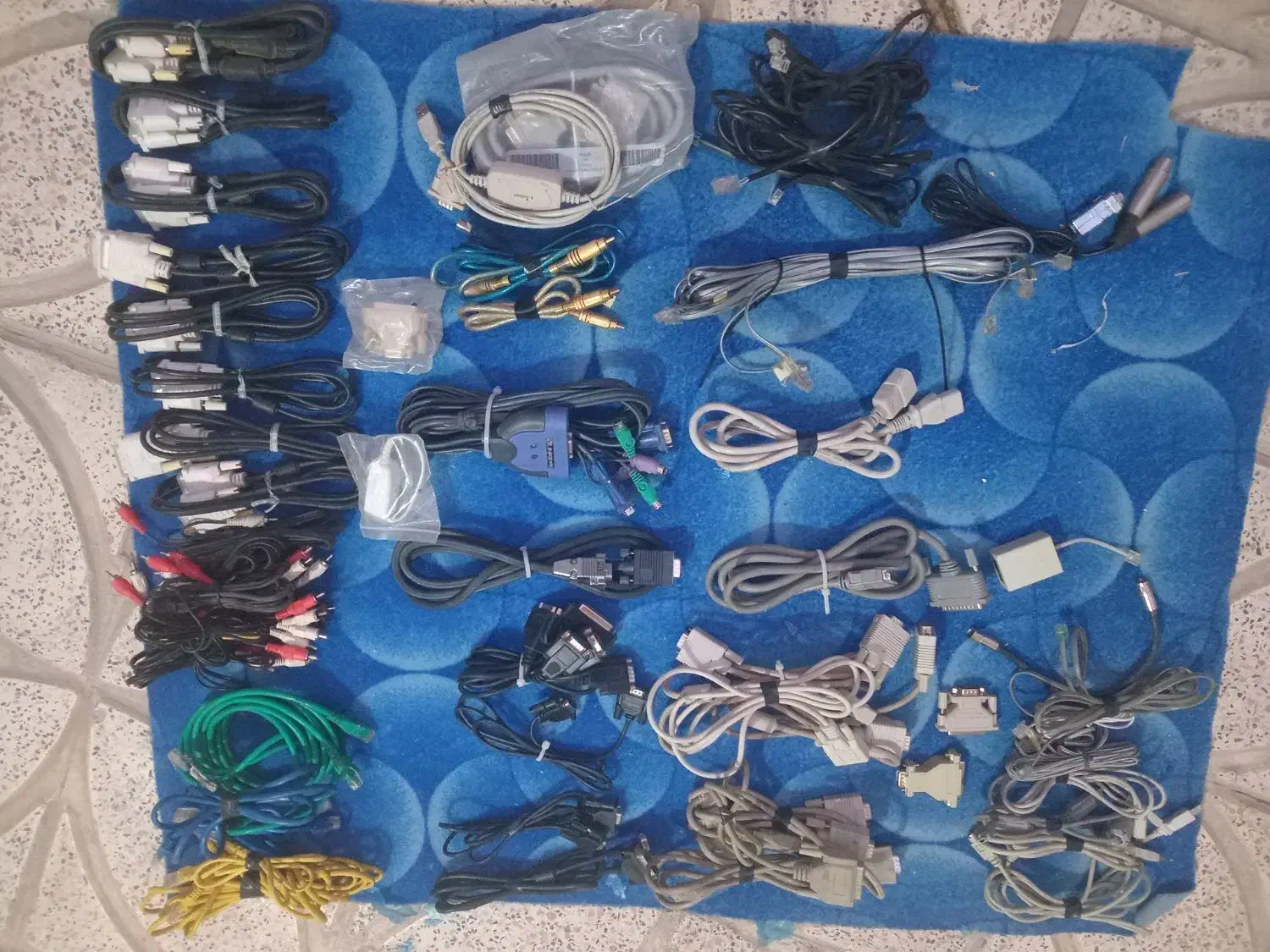 تعدادی کابل و رابط کامپیوتر|قطعات و لوازم جانبی رایانه|باغستان, |دیوار