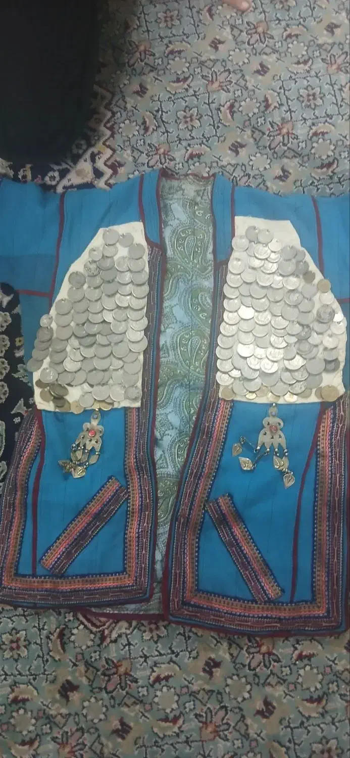 لباس محلی کرمانجی|لباس|مشهد, بهمن|دیوار