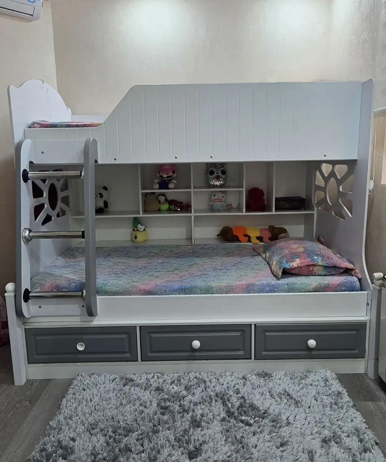 تخت دو طبقه|تخت و سرویس خواب|سنگر, |دیوار