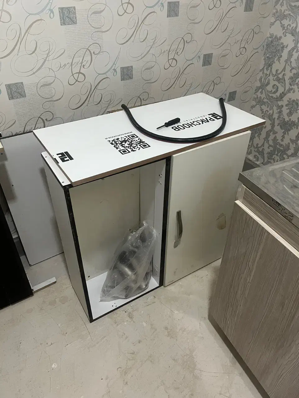 چند عدد کمد دیواری کابینت و سینک ظرفشوی|جاکفشی، کمد، دراور|تبریز, |دیوار