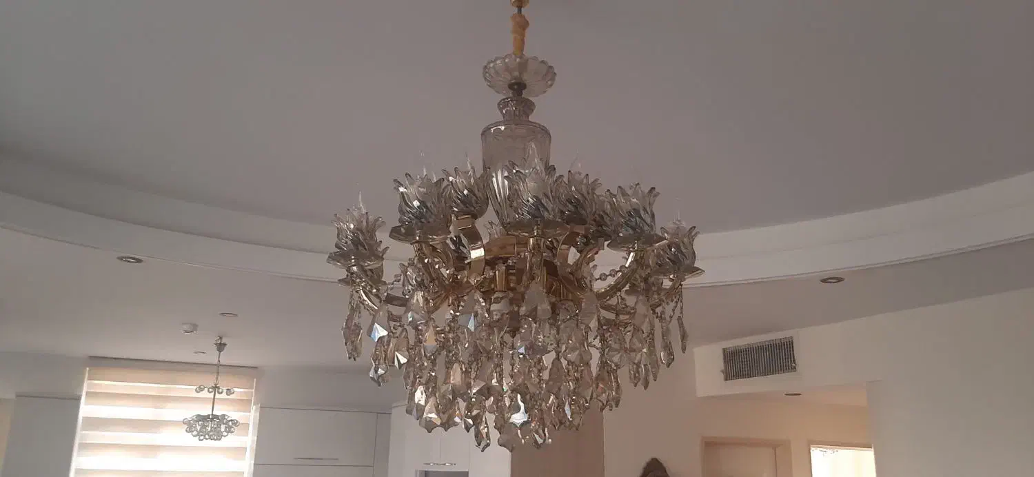 لوستر ۳۰ شعله|لوستر و چراغ آویز|کرج, برغان|دیوار