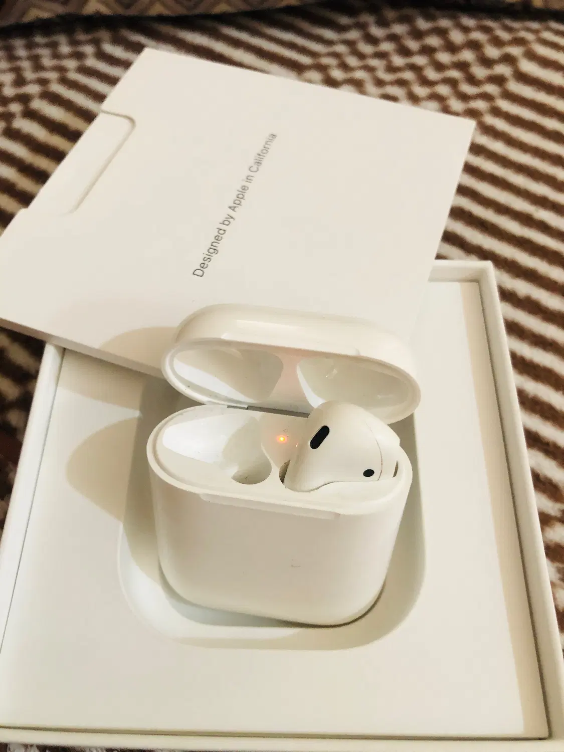 ایر پاد ۱ اصل فقط گوشی سمت راست و کیس موجوده|لوازم جانبی موبایل و تبلت|تهران, چیتگر جنوبی|دیوار