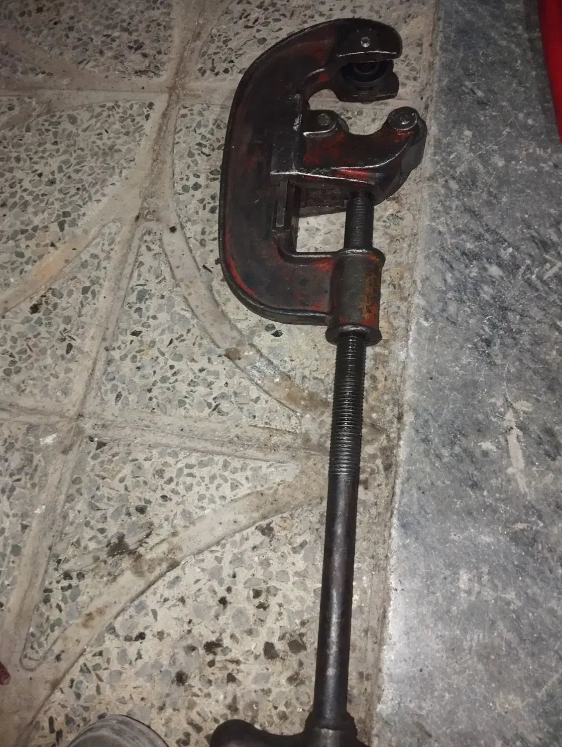 لوله بر قدیمی و میلگرد بر|ابزارآلات|خمینیشهر, |دیوار