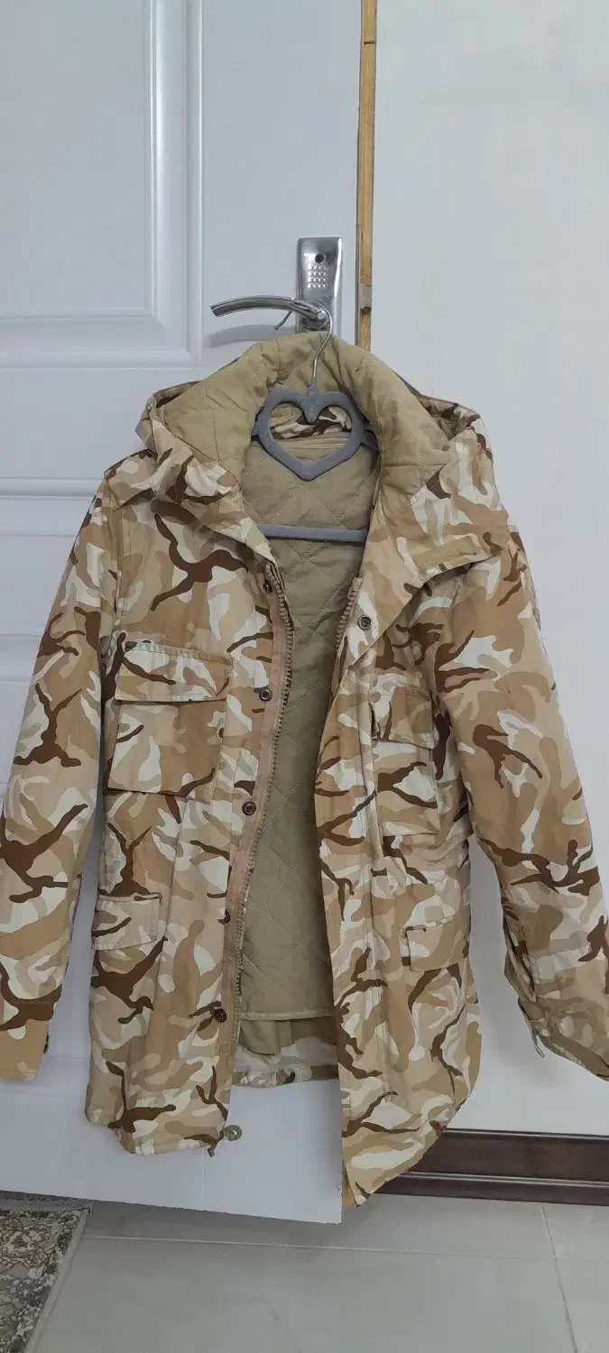 پالتو و تعدادی لباس|لباس|ورامین, ورامین|دیوار