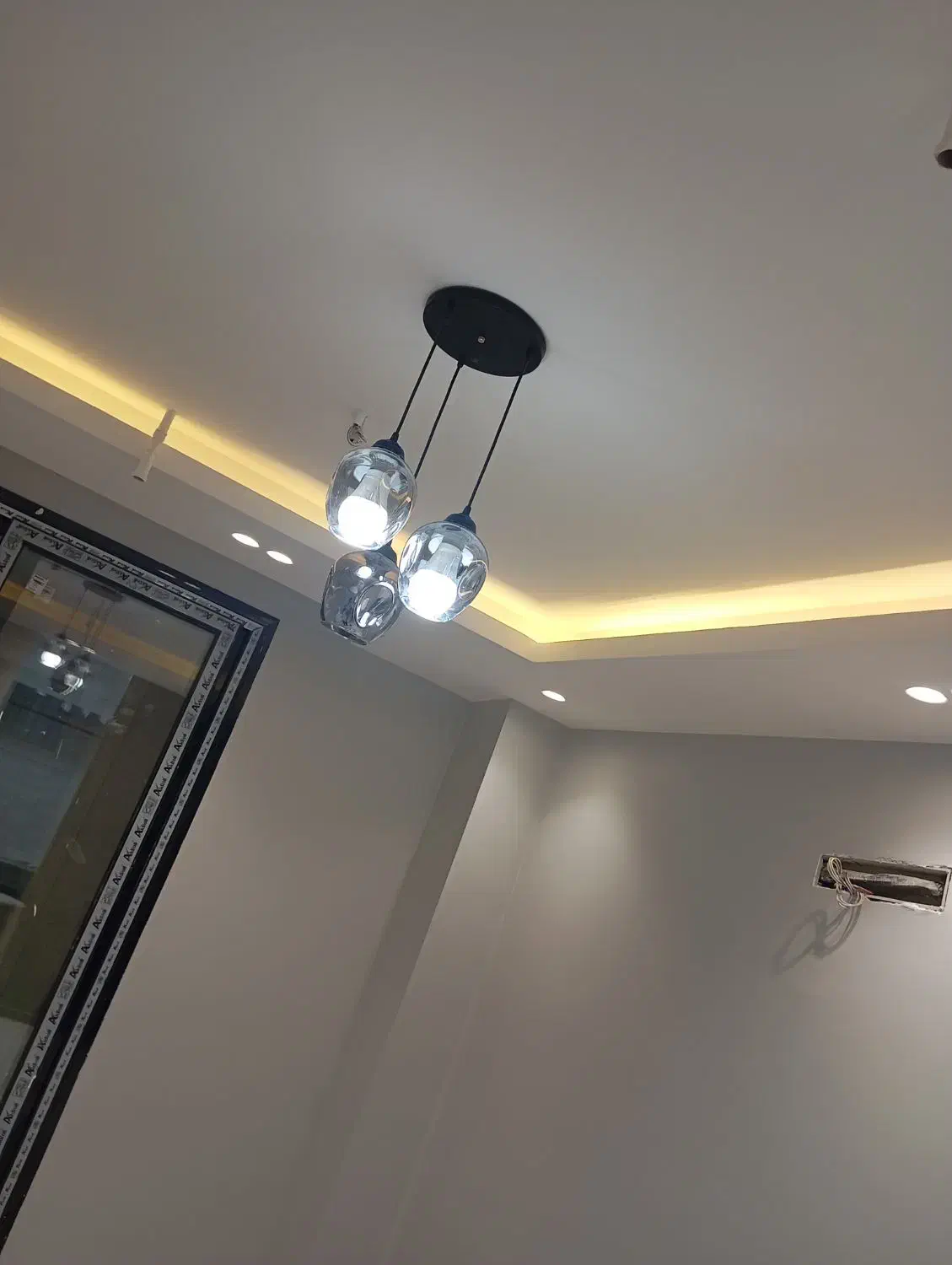 برق کار قیمت مناسب و کار تمیز|خدمات پیشه و مهارت|اصفهان, سعادتآباد|دیوار