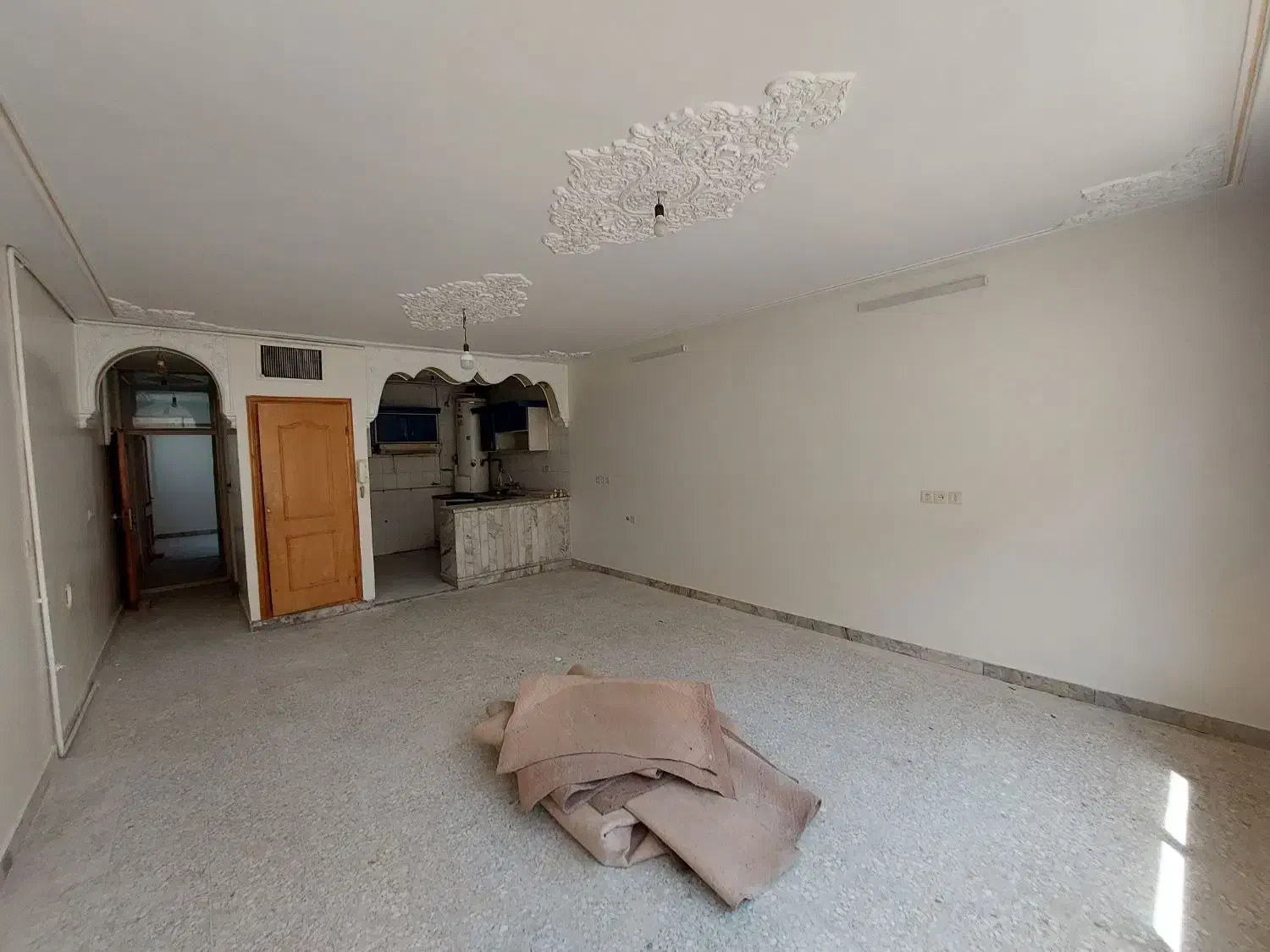 ((دوطبقه دربست۱۰۰متری ماشین رو قابل تبدیل خ میثم))|اجارهٔ خانه و ویلا|اصفهان, گرکان|دیوار