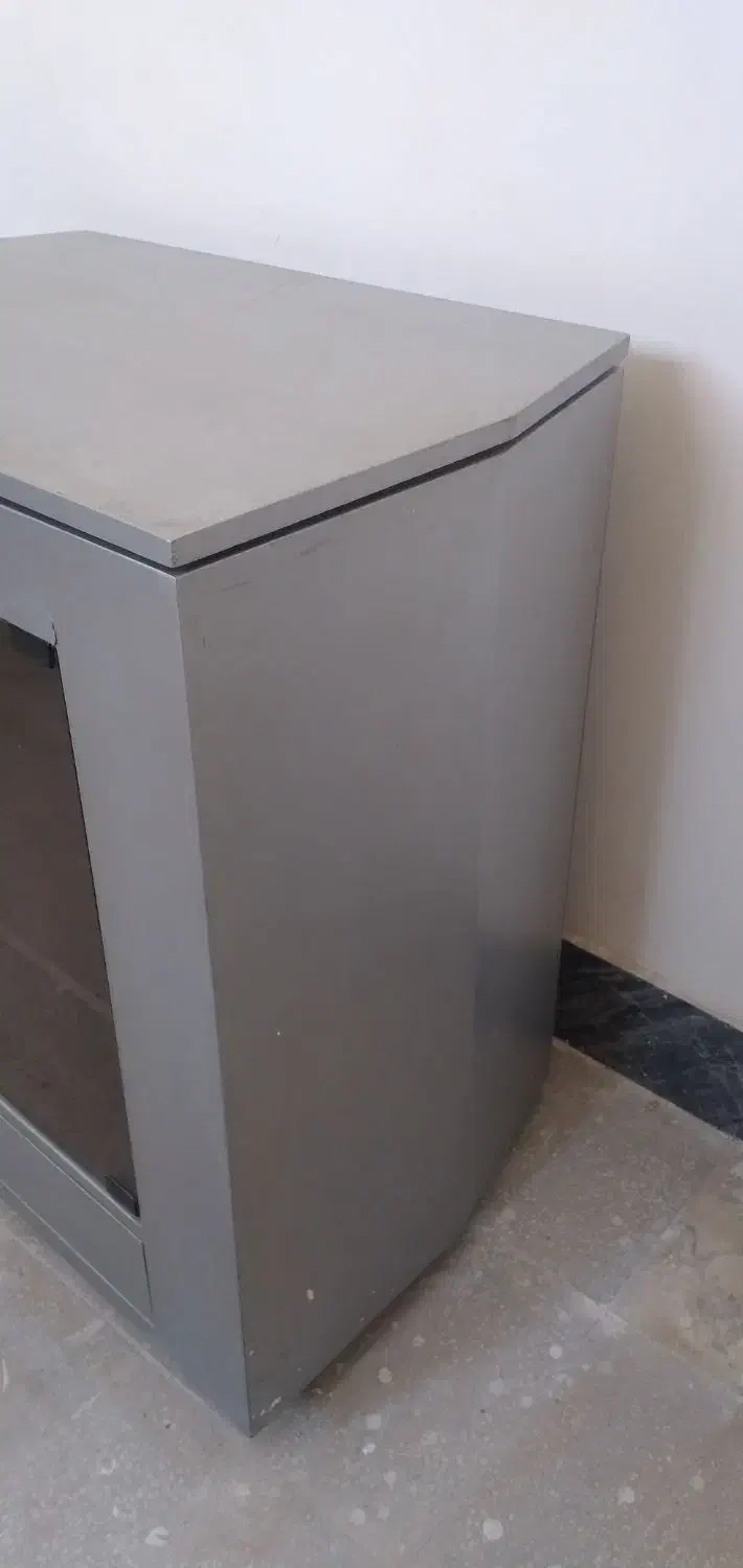 میز تلویزیون بزرگ دوطبقه یک کشو مناسب تا ۳۲ لینچ|میز تلویزیون|قم, کیوانفر|دیوار