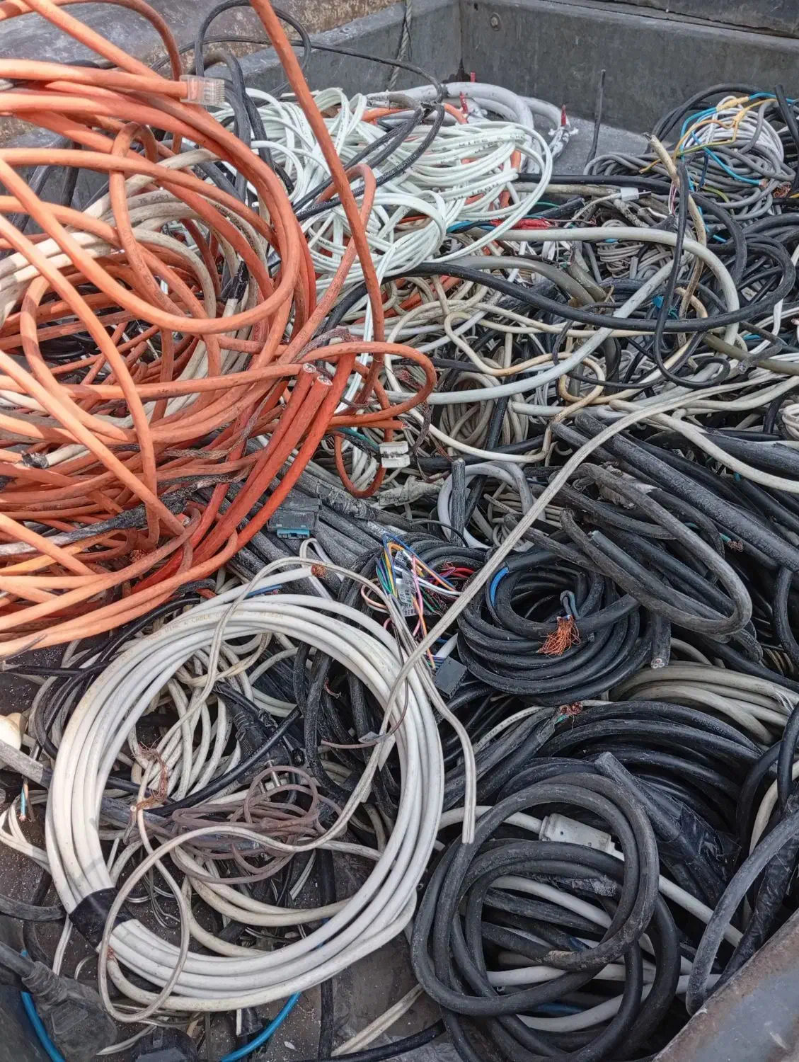 خرید و فروش خرده ریز انباری کاغذ باطله اهن|عمدهفروشی|تهران, شهرک محلاتی|دیوار