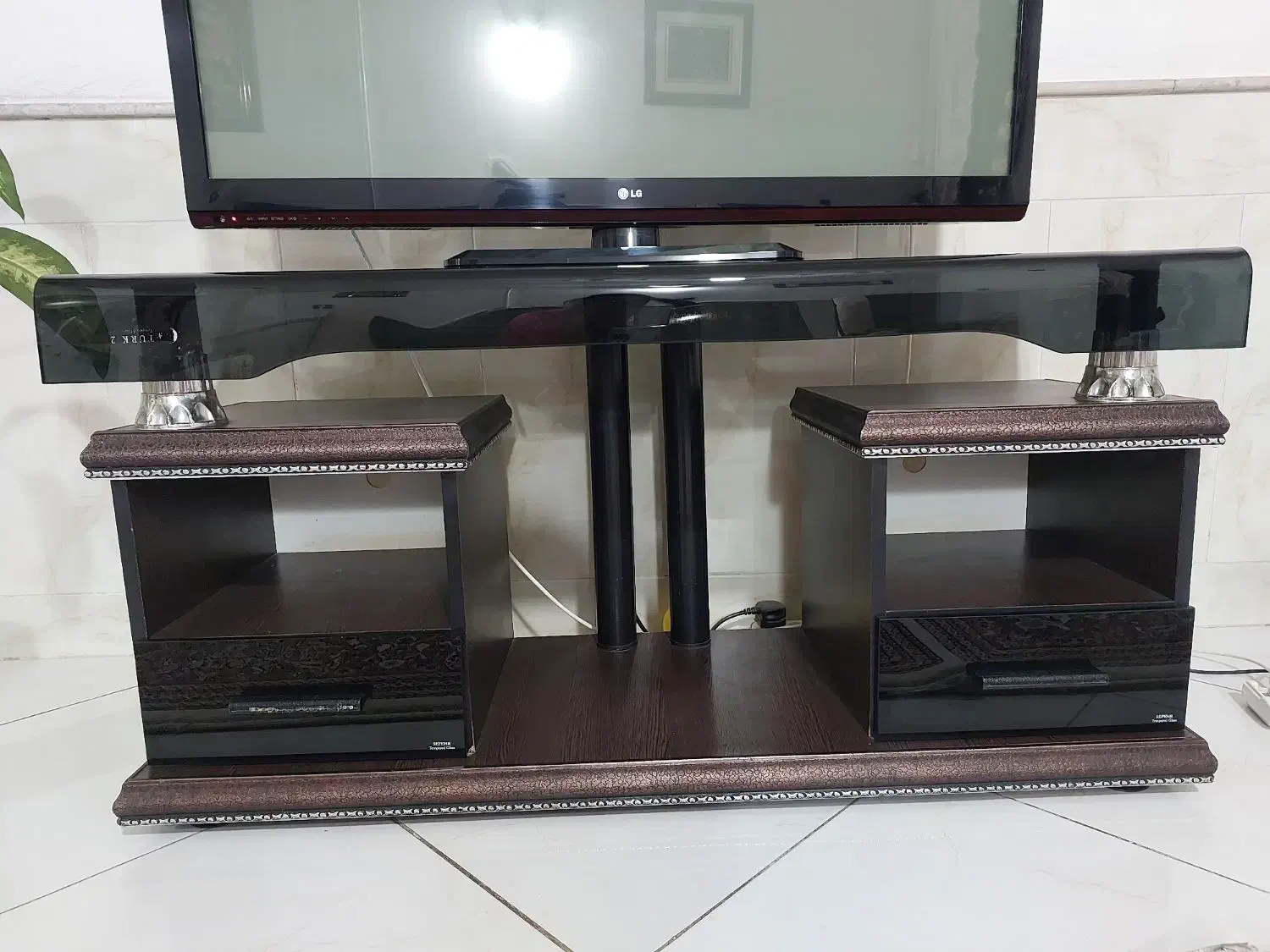 میزتلویزیون|میز تلویزیون|نیشابور, طالقانی|دیوار