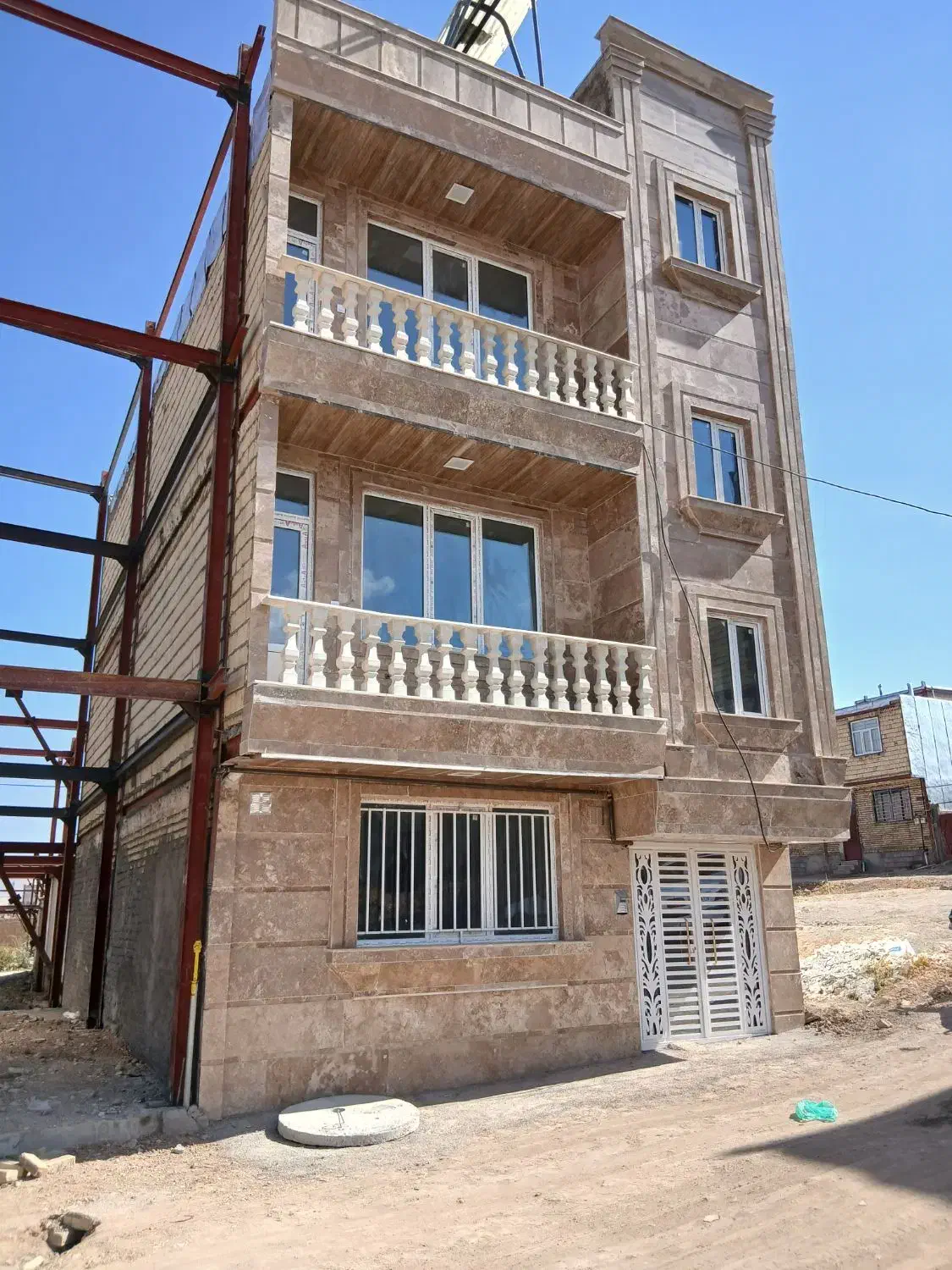 ساختمان .واحد۸۰متری خلیفه|فروش آپارتمان|نورآباد, |دیوار